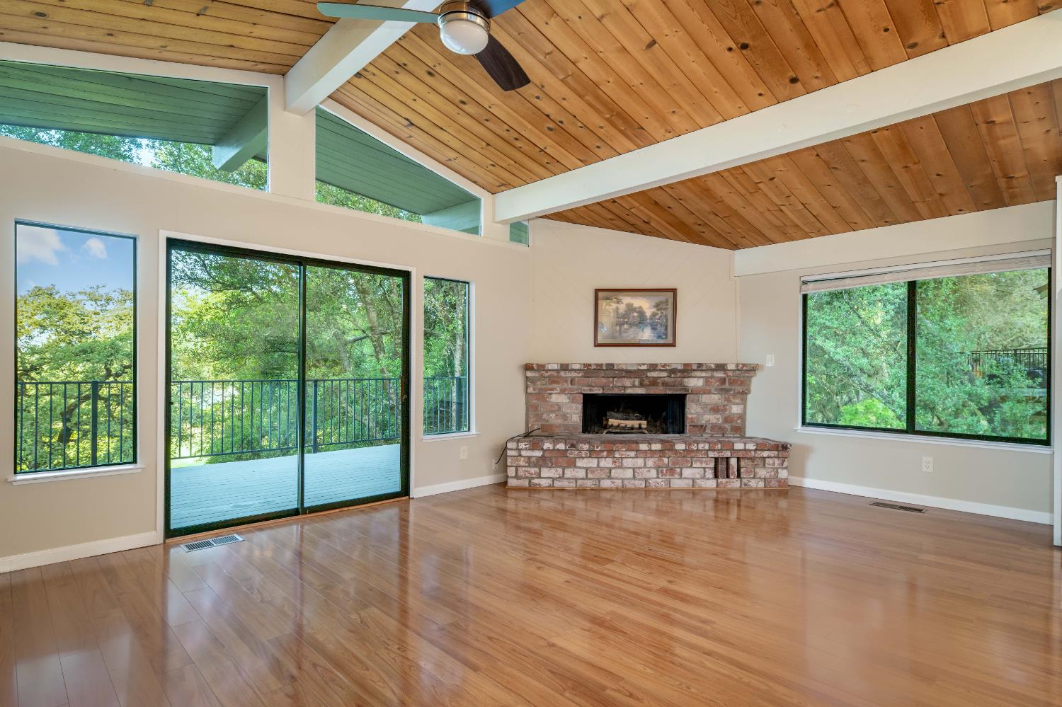 Detail Gallery Image 17 of 75 For 12540 Lake Wildwood Drive, Penn Valley,  CA 95946 - 4 Beds | 2 Baths
