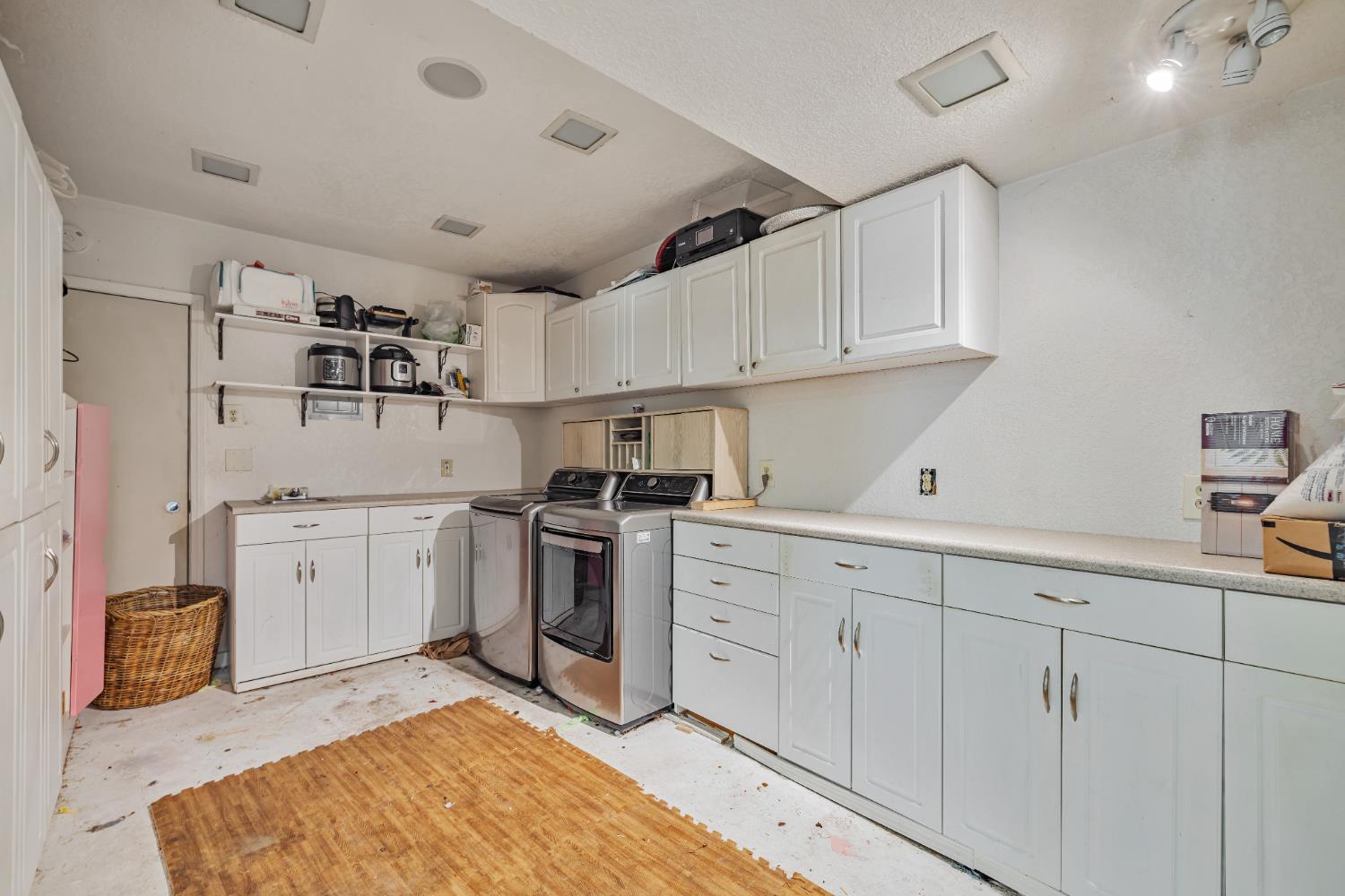 Detail Gallery Image 31 of 42 For 3212 Hurley Way, Sacramento,  CA 95864 - 3 Beds | 1 Baths