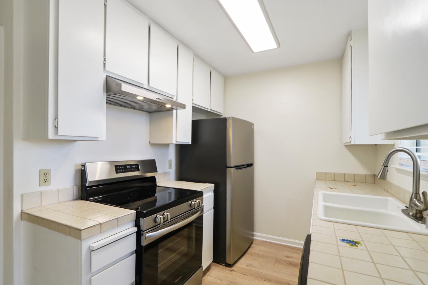 Photo #8: 225063516 Listing: Photo #8