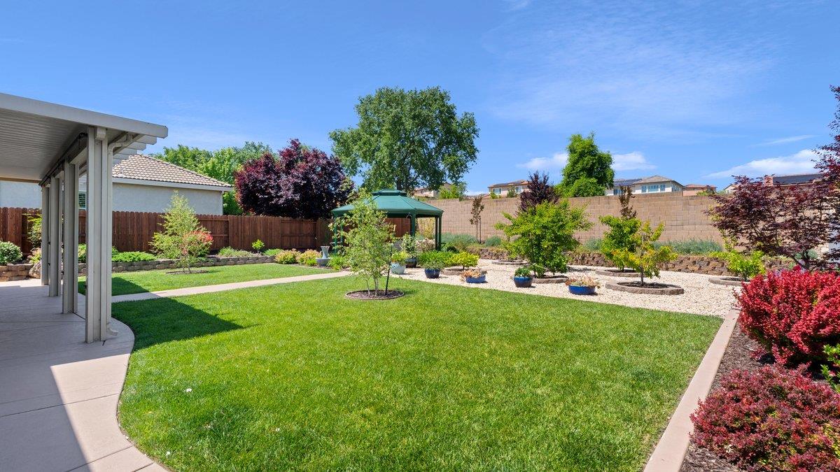 Detail Gallery Image 38 of 62 For 102 Slate Ridge Ct, El Dorado Hills,  CA 95762 - 2 Beds | 2 Baths