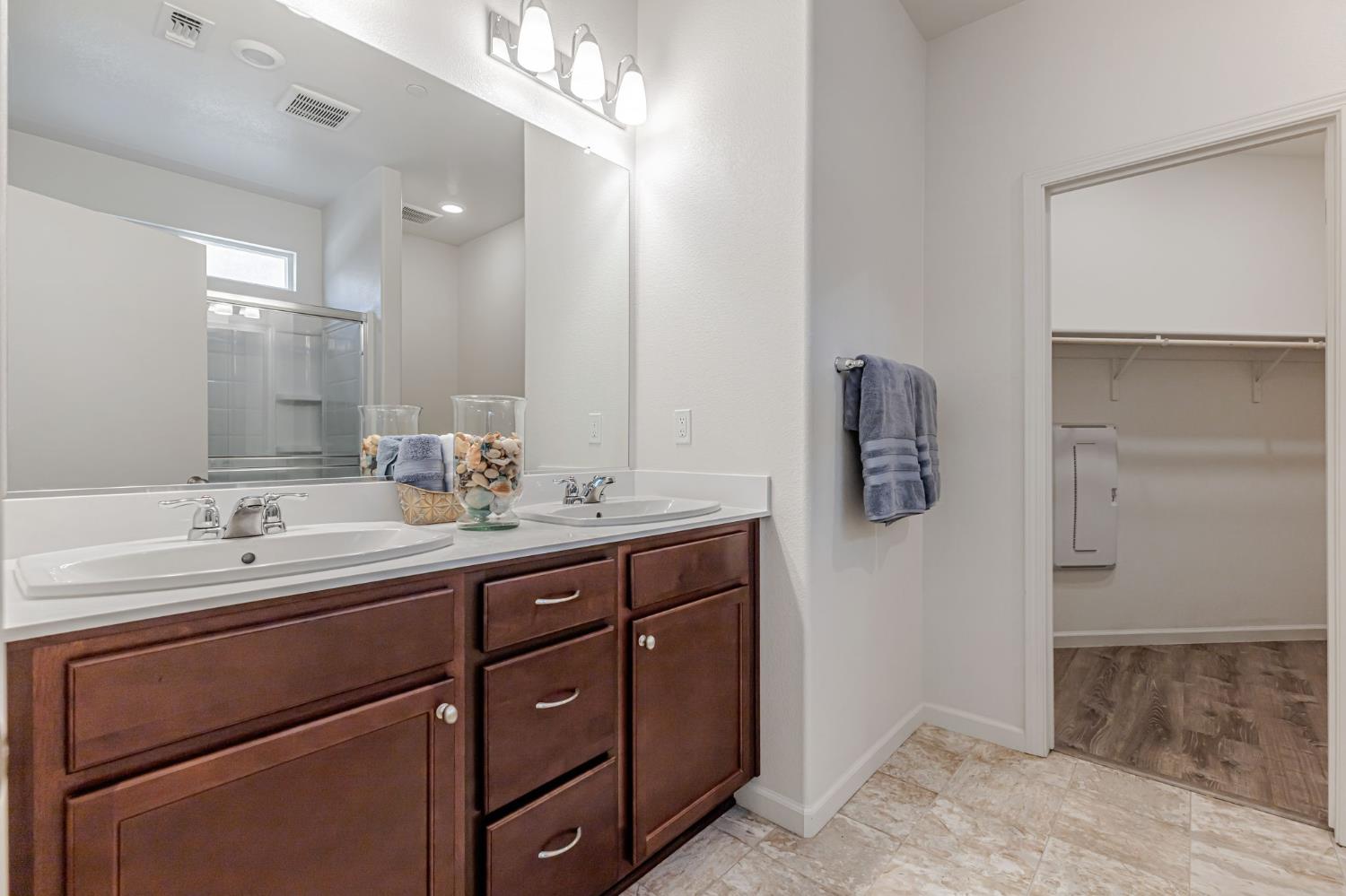 Detail Gallery Image 29 of 48 For 4630 Ocean Ln, Elk Grove,  CA 95757 - 2 Beds | 2 Baths