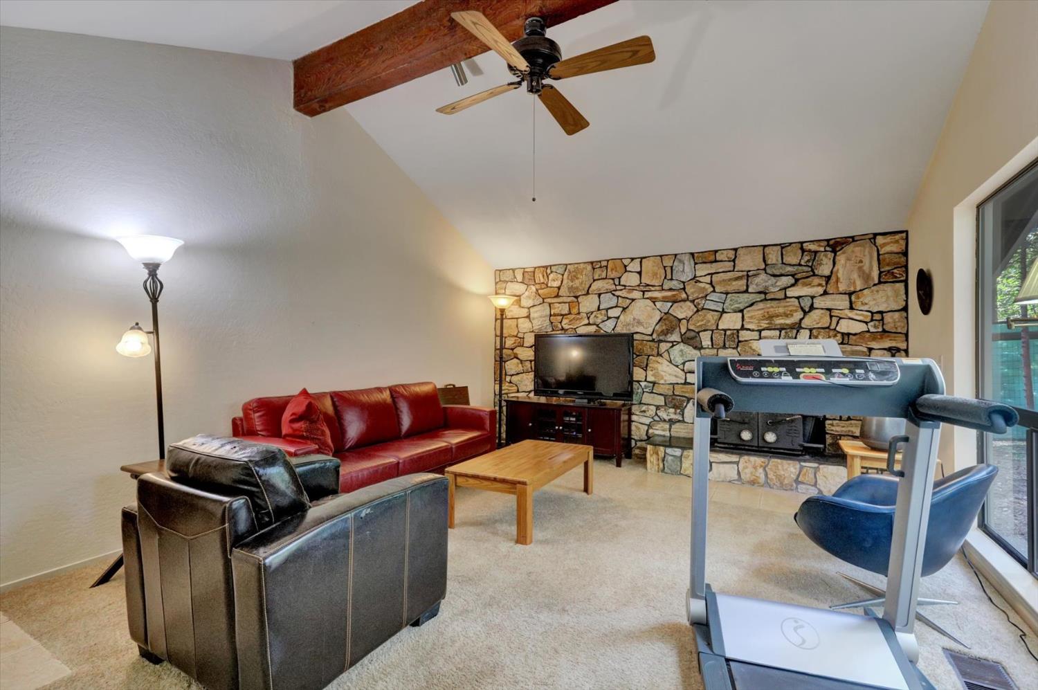 Detail Gallery Image 17 of 98 For 13480 Red Dog Rd, Nevada City,  CA 95959 - 3 Beds | 2/1 Baths
