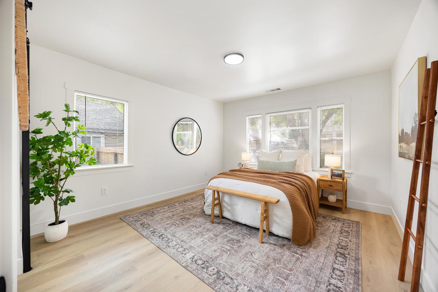 Detail Gallery Image 17 of 55 For 3517 Santa Cruz Way, Sacramento,  CA 95817 - 3 Beds | 3 Baths