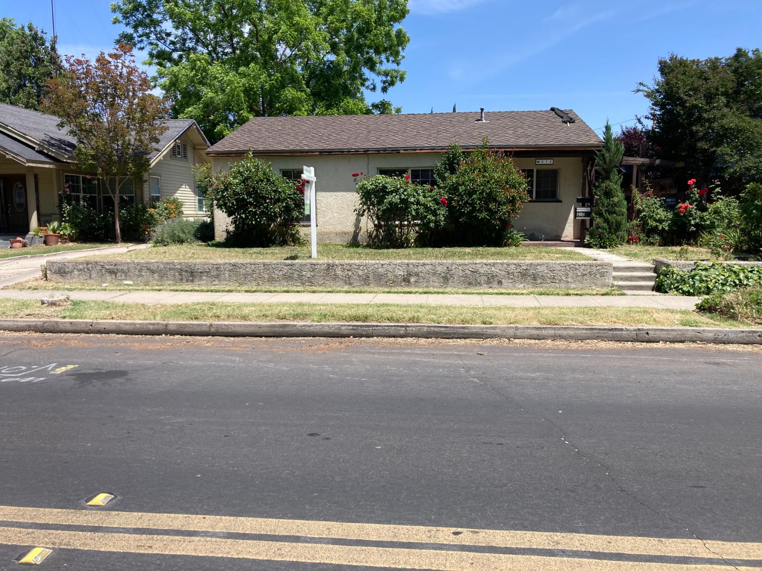 Detail Gallery Image 1 of 26 For 212 High St, Modesto,  CA 95354 - 3 Beds | 1 Baths