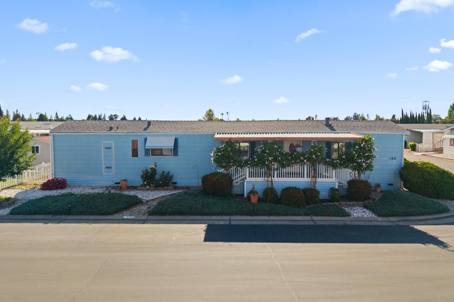 Detail Gallery Image 1 of 33 For 6706 Tam O Shanter Drive 102, Stockton,  CA 95210 - 3 Beds | 2 Baths