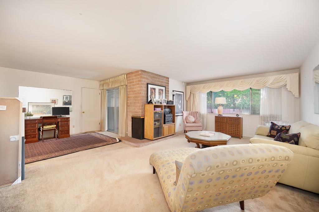 Detail Gallery Image 28 of 42 For 2 Springbrook Cir, Sacramento,  CA 95831 - – Beds | – Baths