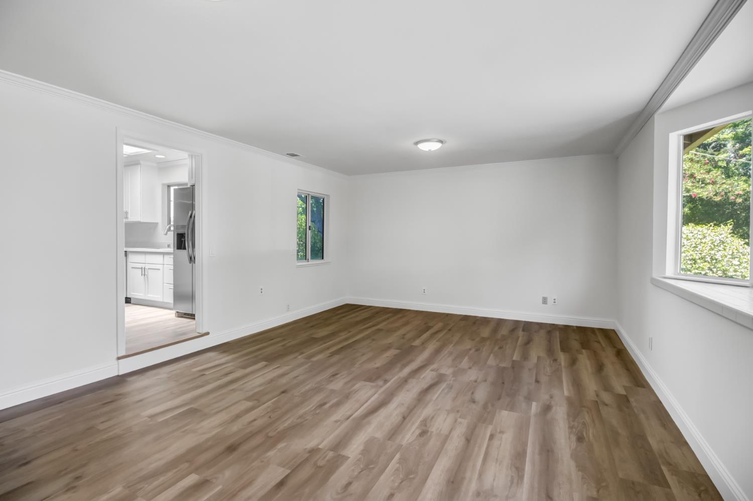 Detail Gallery Image 11 of 82 For 10376 Spiva Rd, Sacramento,  CA 95829 - 4 Beds | 2 Baths