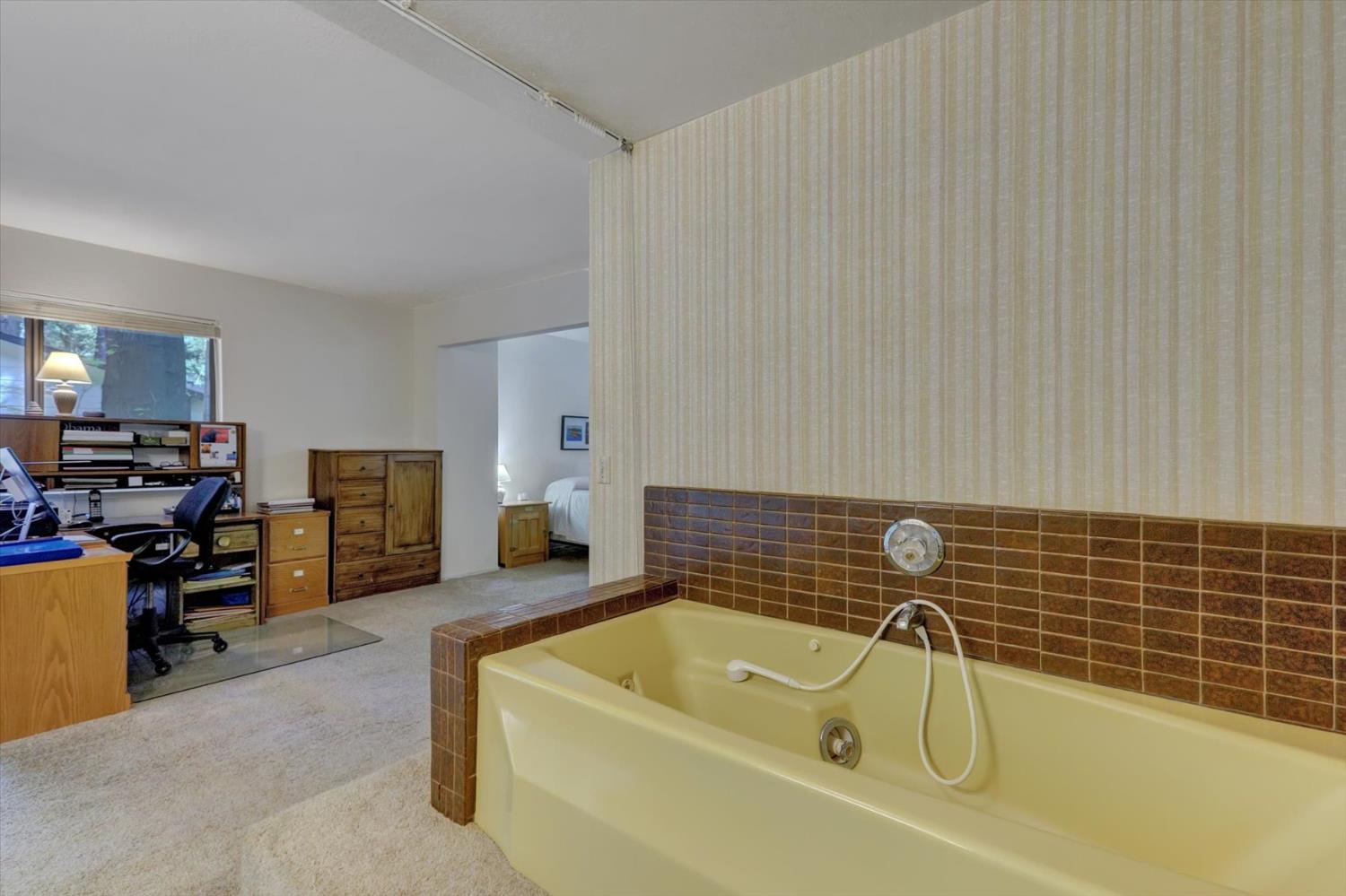 Detail Gallery Image 34 of 98 For 13480 Red Dog Rd, Nevada City,  CA 95959 - 3 Beds | 2/1 Baths