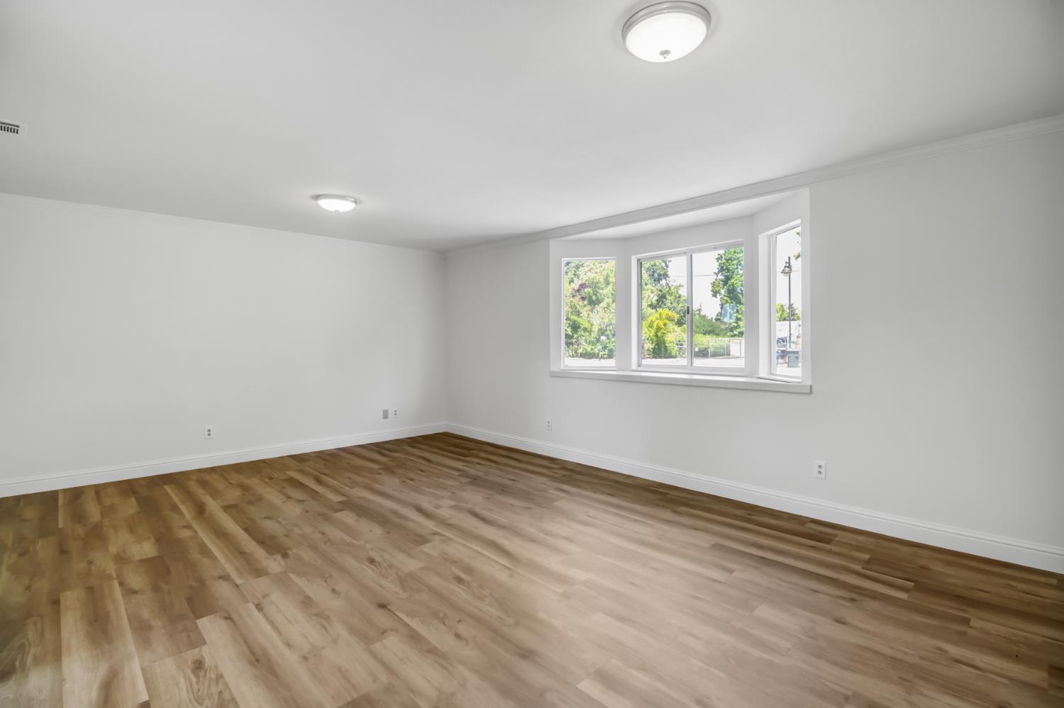 Detail Gallery Image 8 of 82 For 10376 Spiva Rd, Sacramento,  CA 95829 - 4 Beds | 2 Baths