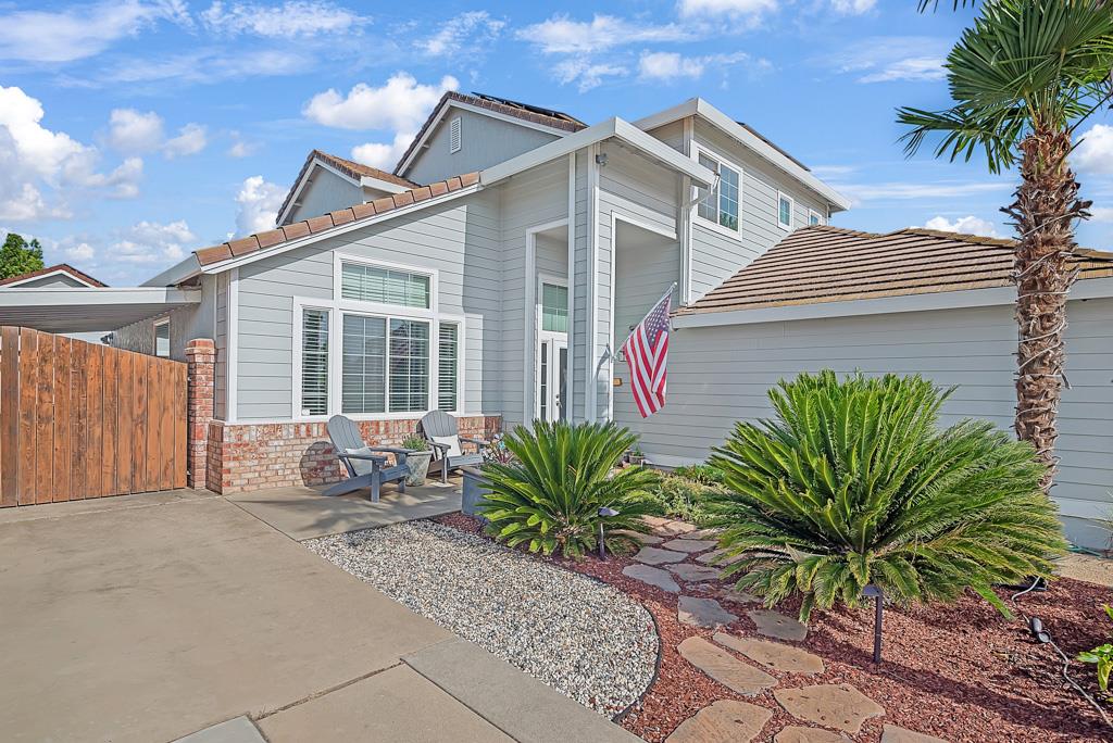 Detail Gallery Image 4 of 72 For 2709 Peridot Dr, Rescue,  CA 95672 - 4 Beds | 3 Baths