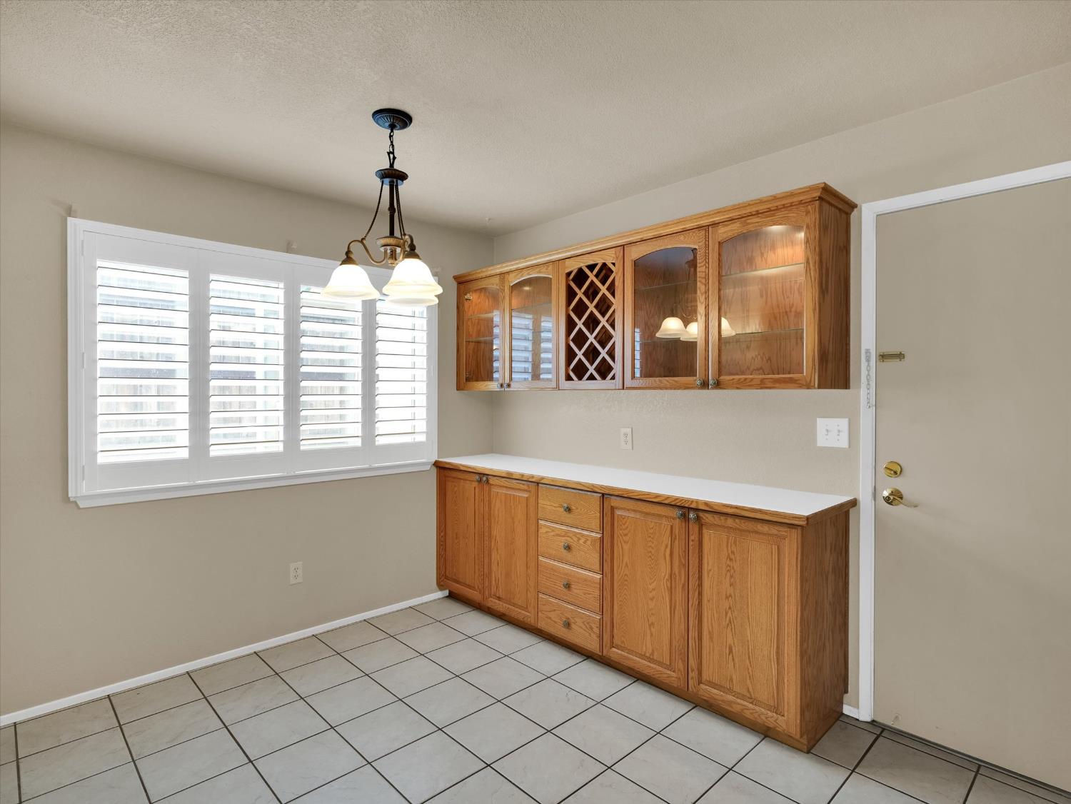Detail Gallery Image 9 of 36 For 1270 E a St, Oakdale,  CA 95361 - 3 Beds | 2 Baths
