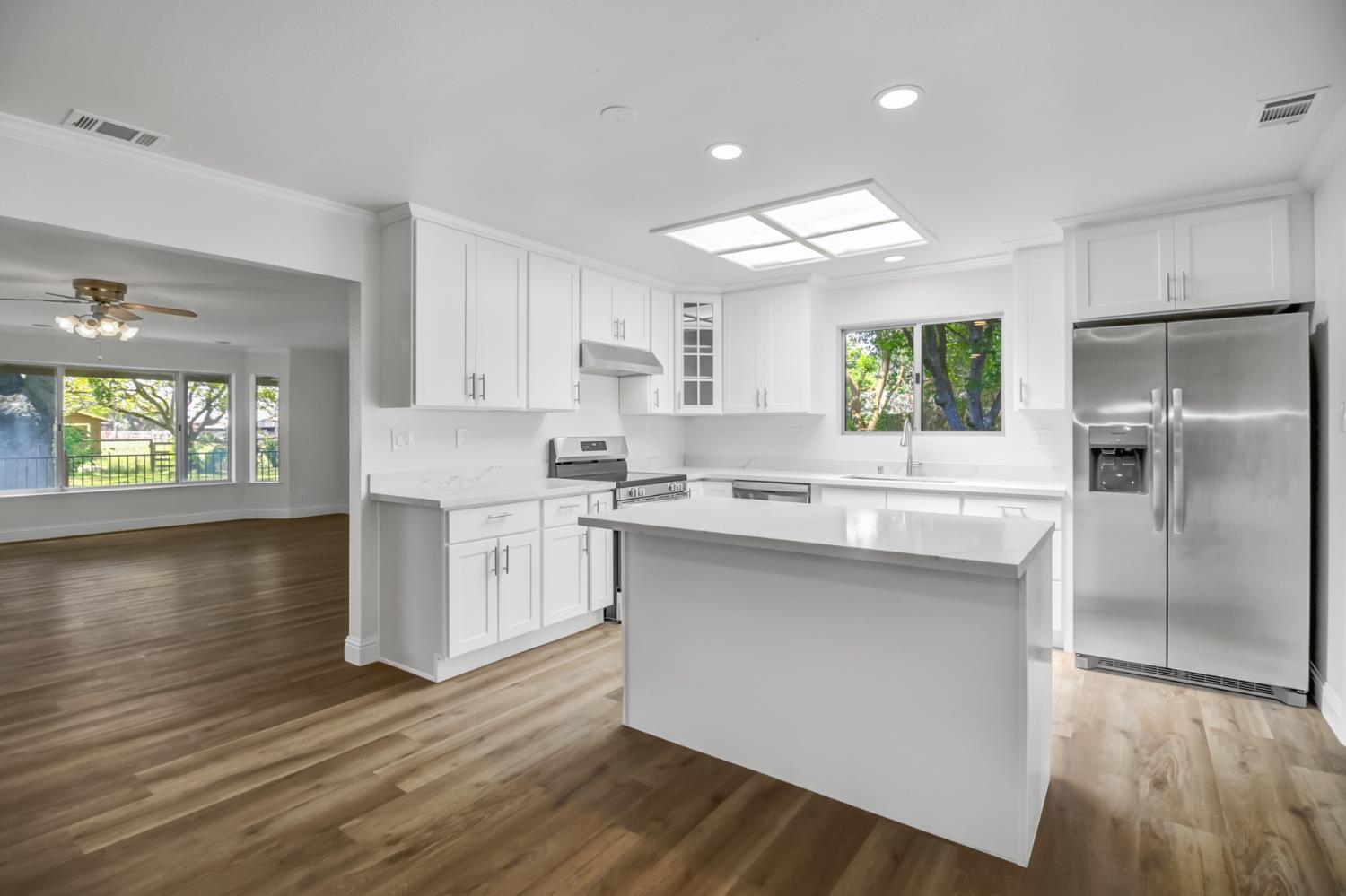 Detail Gallery Image 16 of 82 For 10376 Spiva Rd, Sacramento,  CA 95829 - 4 Beds | 2 Baths