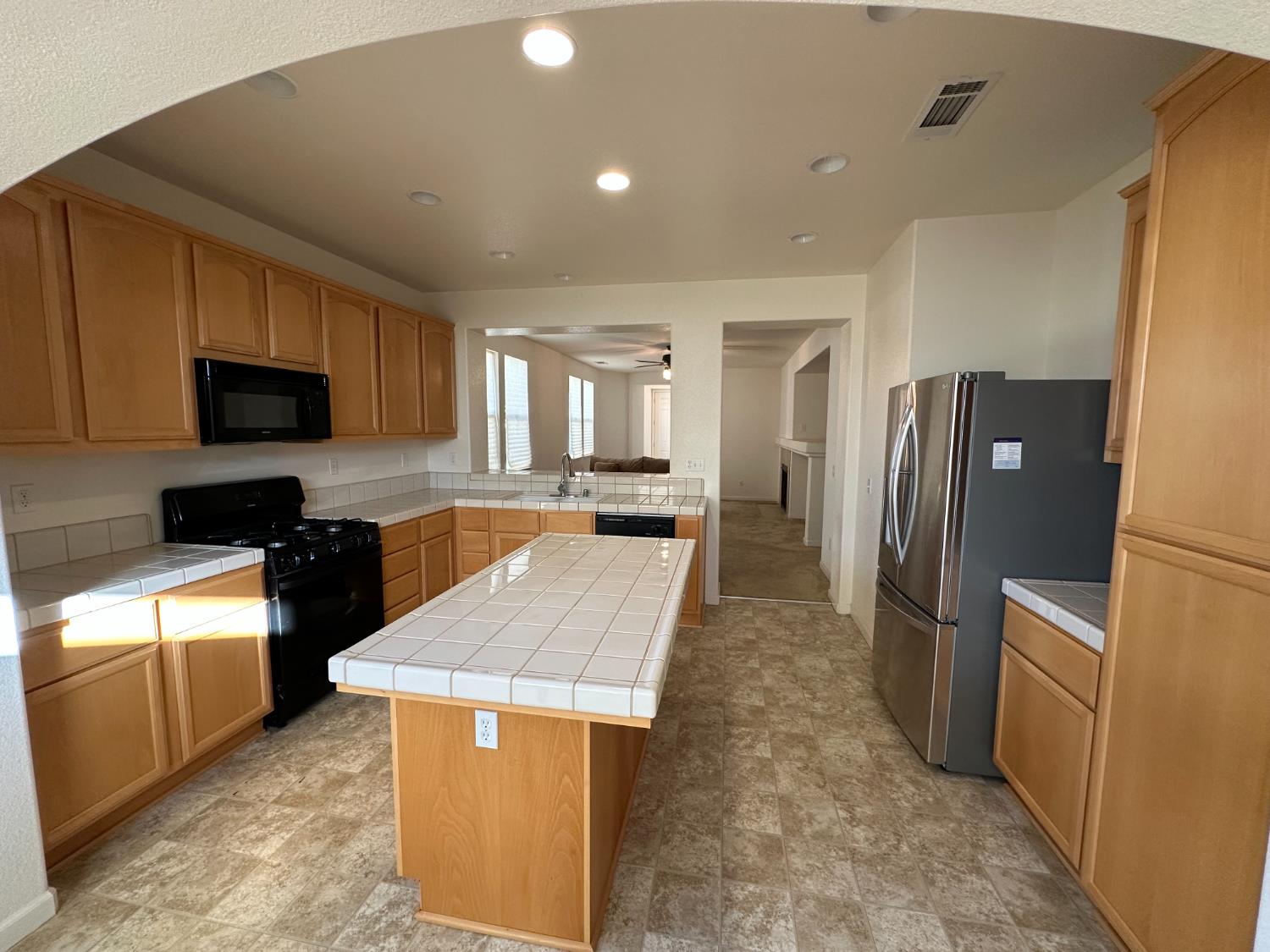 Maidencane Way, Los Banos, California image 9