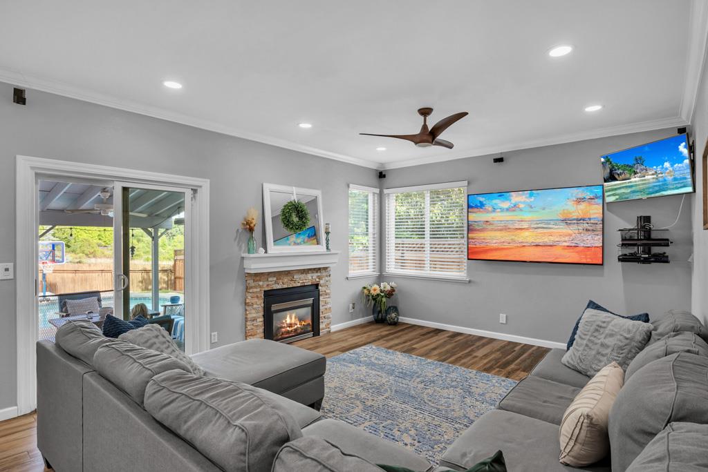 Detail Gallery Image 22 of 72 For 2709 Peridot Dr, Rescue,  CA 95672 - 4 Beds | 3 Baths