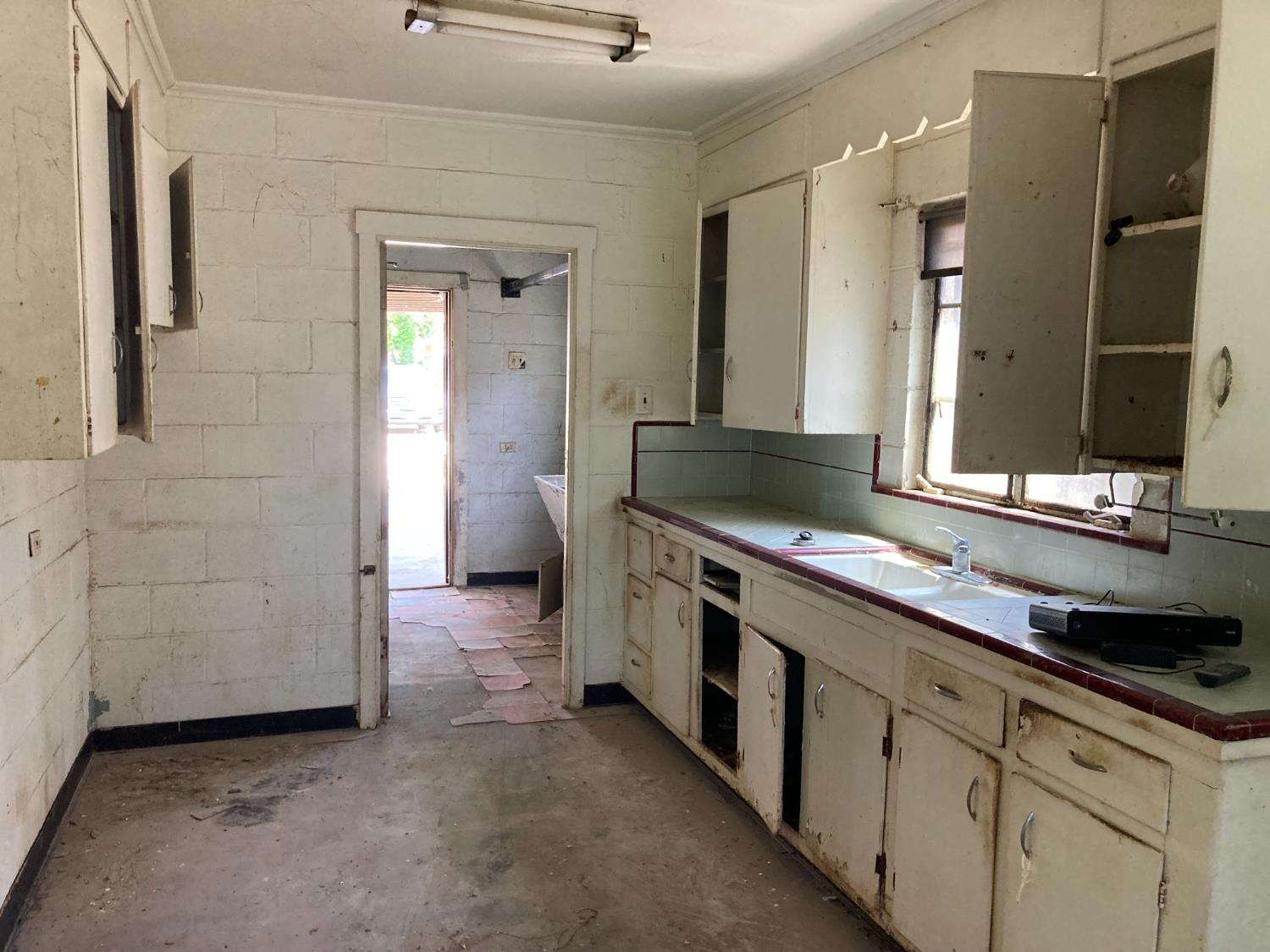 Detail Gallery Image 13 of 26 For 212 High St, Modesto,  CA 95354 - 3 Beds | 1 Baths