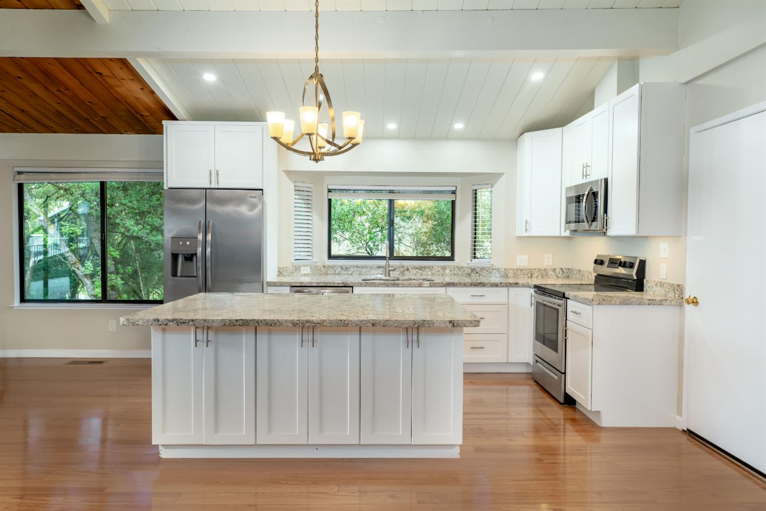 Detail Gallery Image 21 of 75 For 12540 Lake Wildwood Drive, Penn Valley,  CA 95946 - 4 Beds | 2 Baths