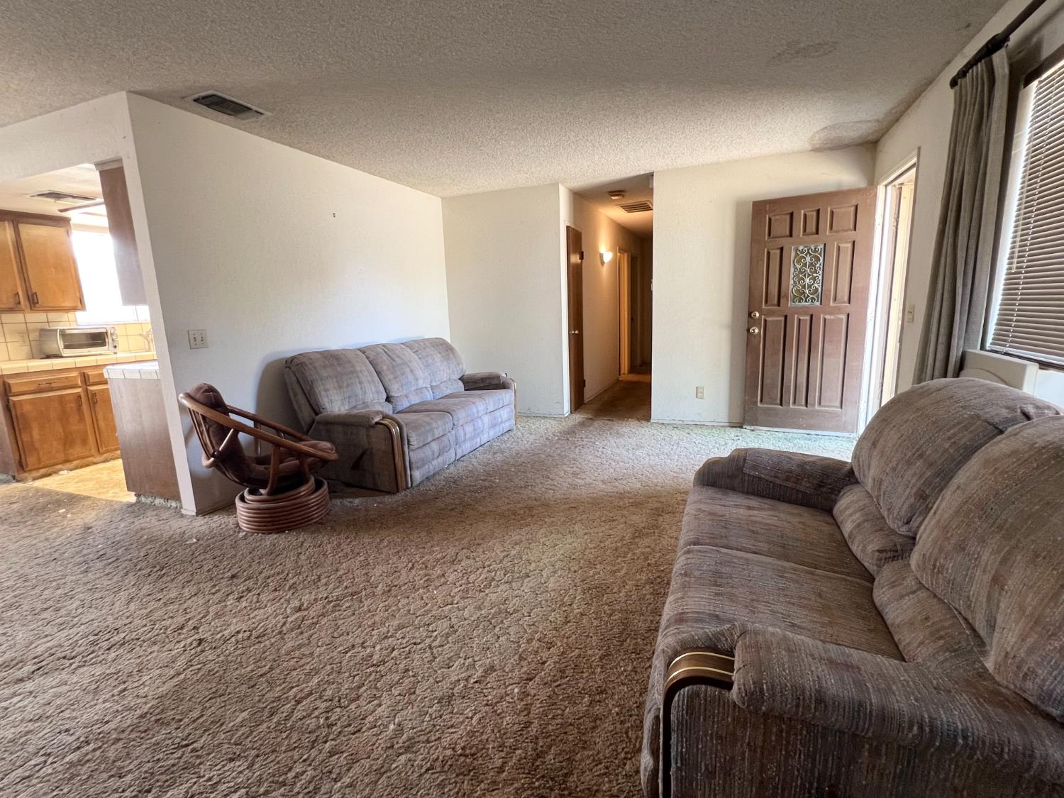 Detail Gallery Image 5 of 44 For 25553 El Vado Dr, Madera,  CA 93638 - 3 Beds | 1/1 Baths