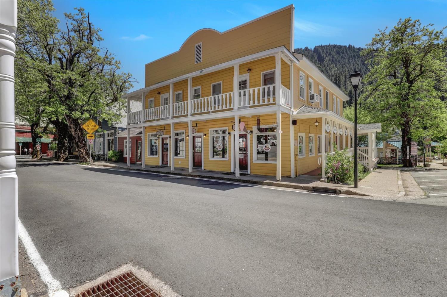 Detail Gallery Image 2 of 93 For 200 Main St, Downieville,  CA 95936 - 3 Beds | 4 Baths