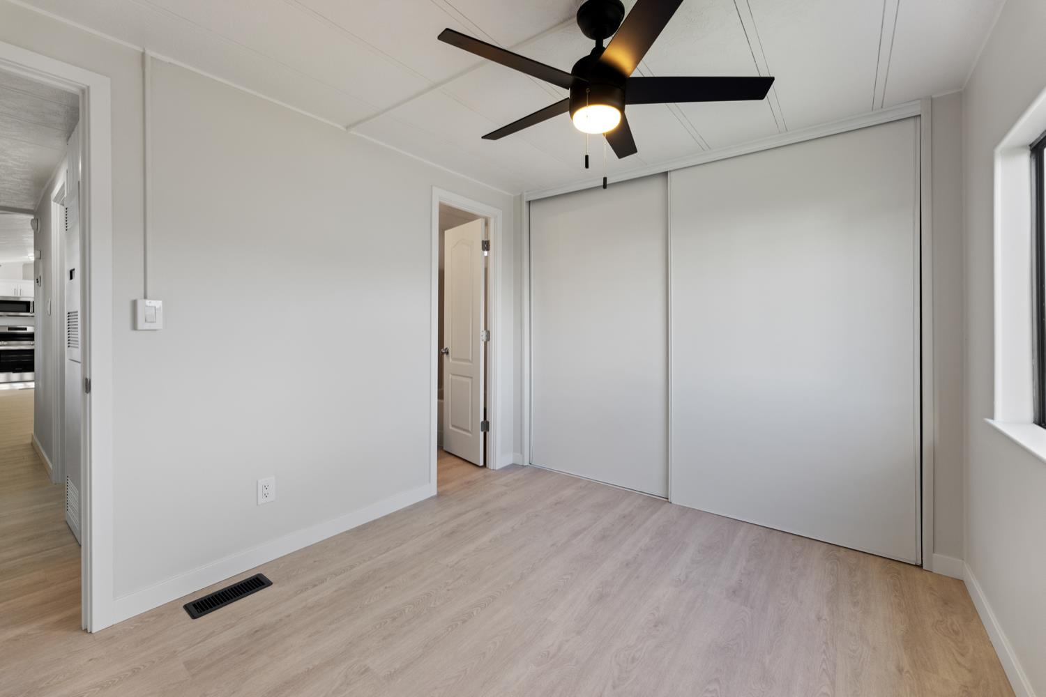 Detail Gallery Image 13 of 33 For 6706 Tam O Shanter Drive 102, Stockton,  CA 95210 - 3 Beds | 2 Baths