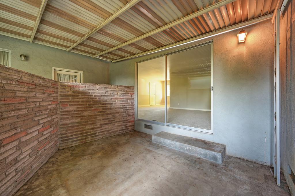 Detail Gallery Image 22 of 42 For 2 Springbrook Cir, Sacramento,  CA 95831 - – Beds | – Baths