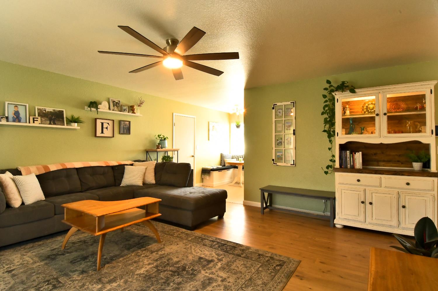 Detail Gallery Image 4 of 28 For 2045 Pajaro Ct, Livingston,  CA 95334 - 3 Beds | 2 Baths
