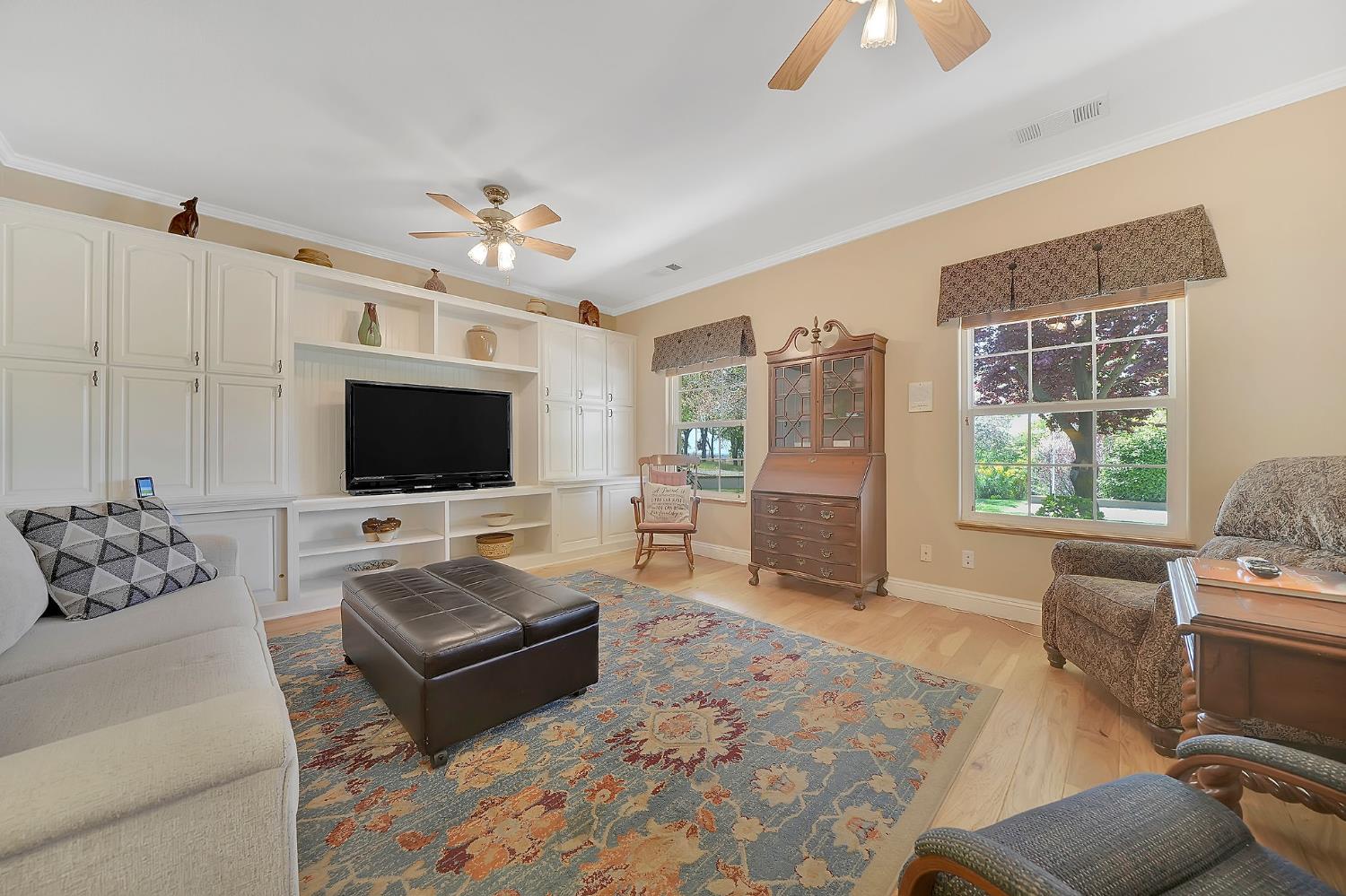 Detail Gallery Image 16 of 83 For 5753 Treosti Pl, Valley Springs,  CA 95252 - 5 Beds | 3/1 Baths