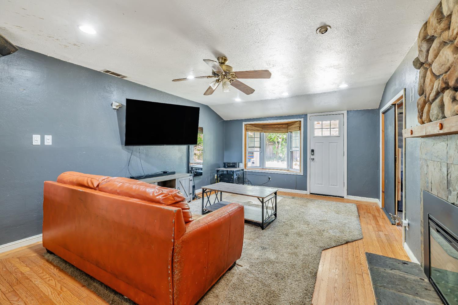 Detail Gallery Image 9 of 42 For 3212 Hurley Way, Sacramento,  CA 95864 - 3 Beds | 1 Baths