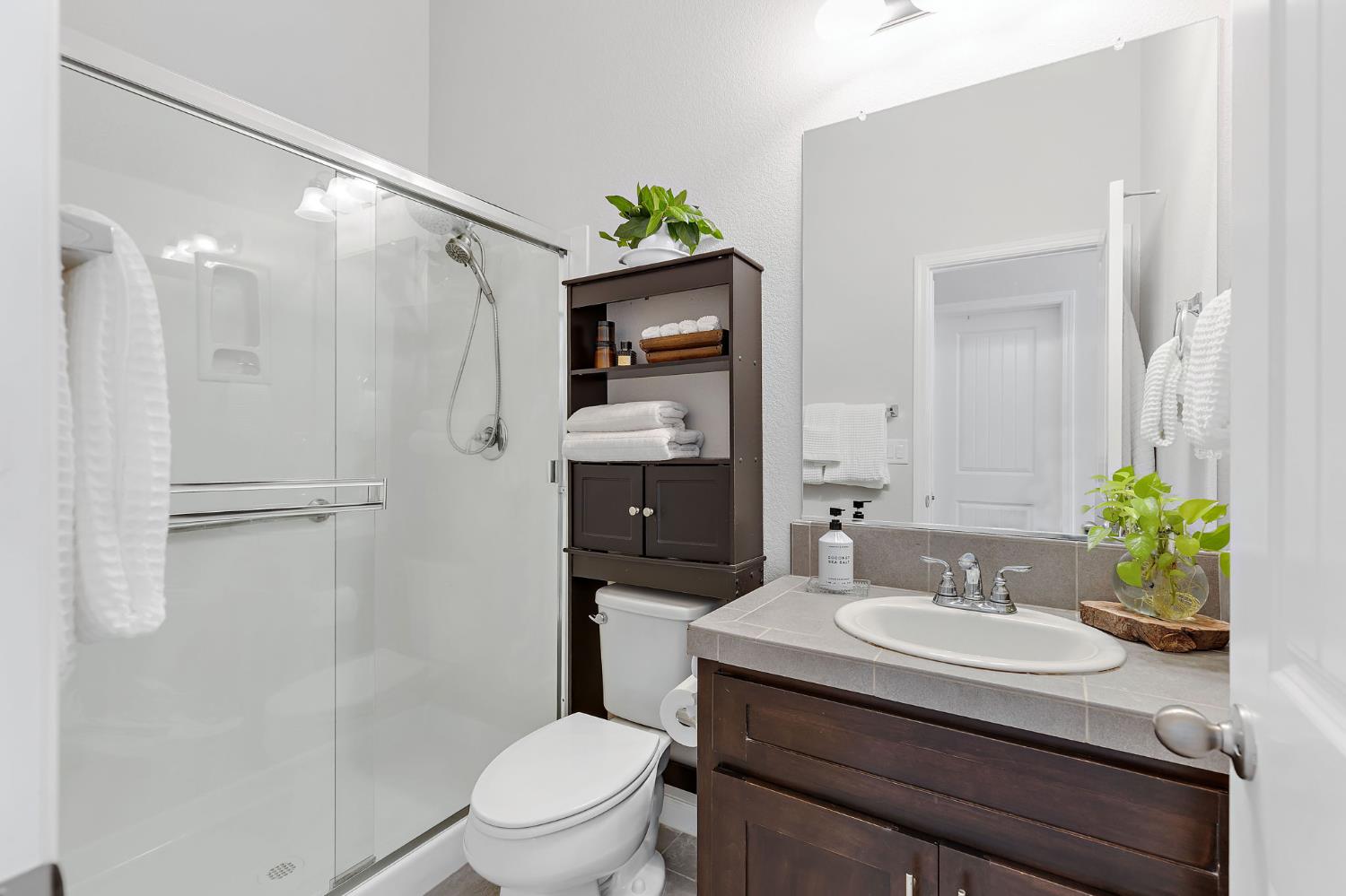 Detail Gallery Image 21 of 35 For 2096 Cattledrive Way, Roseville,  CA 95747 - 3 Beds | 3 Baths