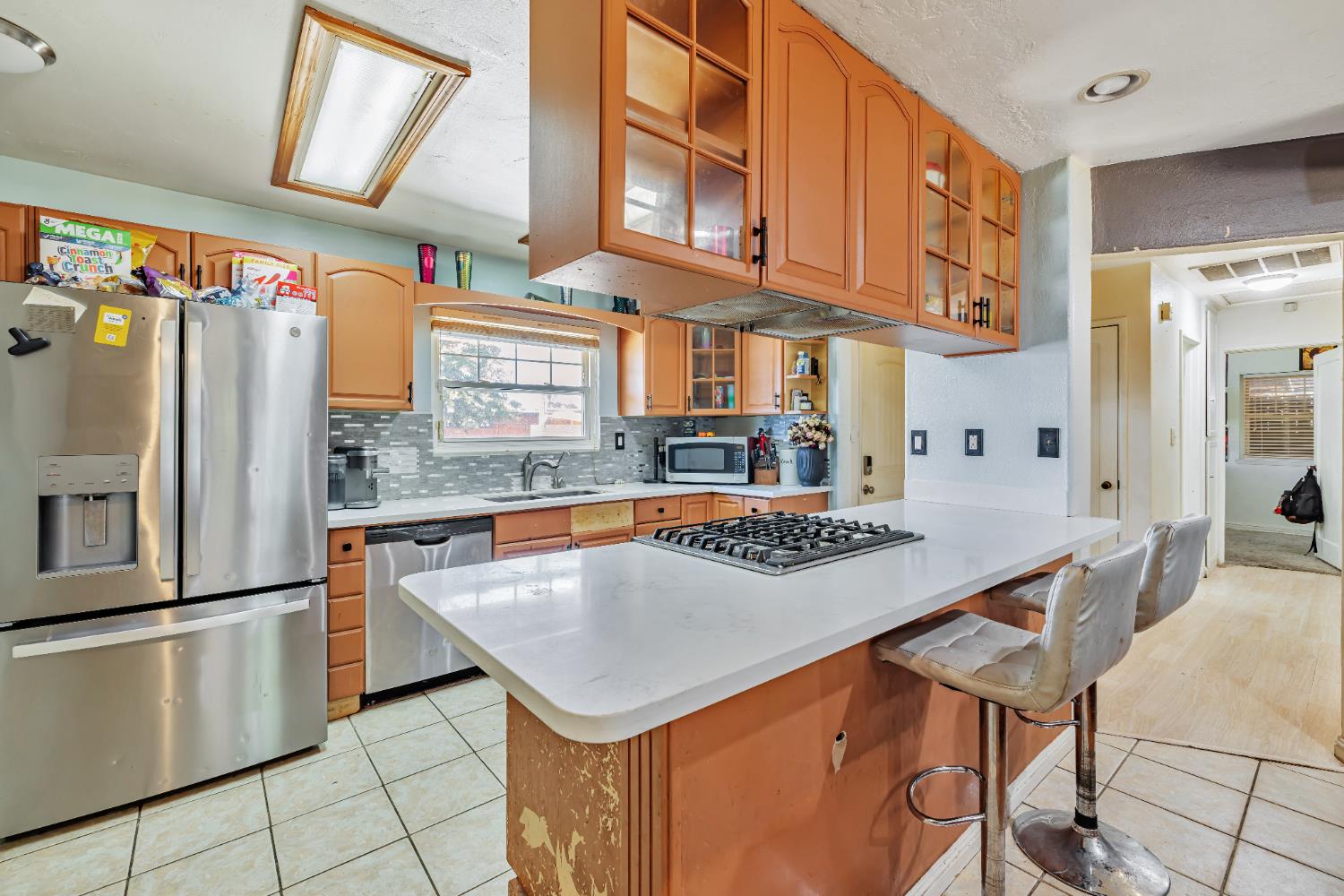 Detail Gallery Image 8 of 42 For 3212 Hurley Way, Sacramento,  CA 95864 - 3 Beds | 1 Baths