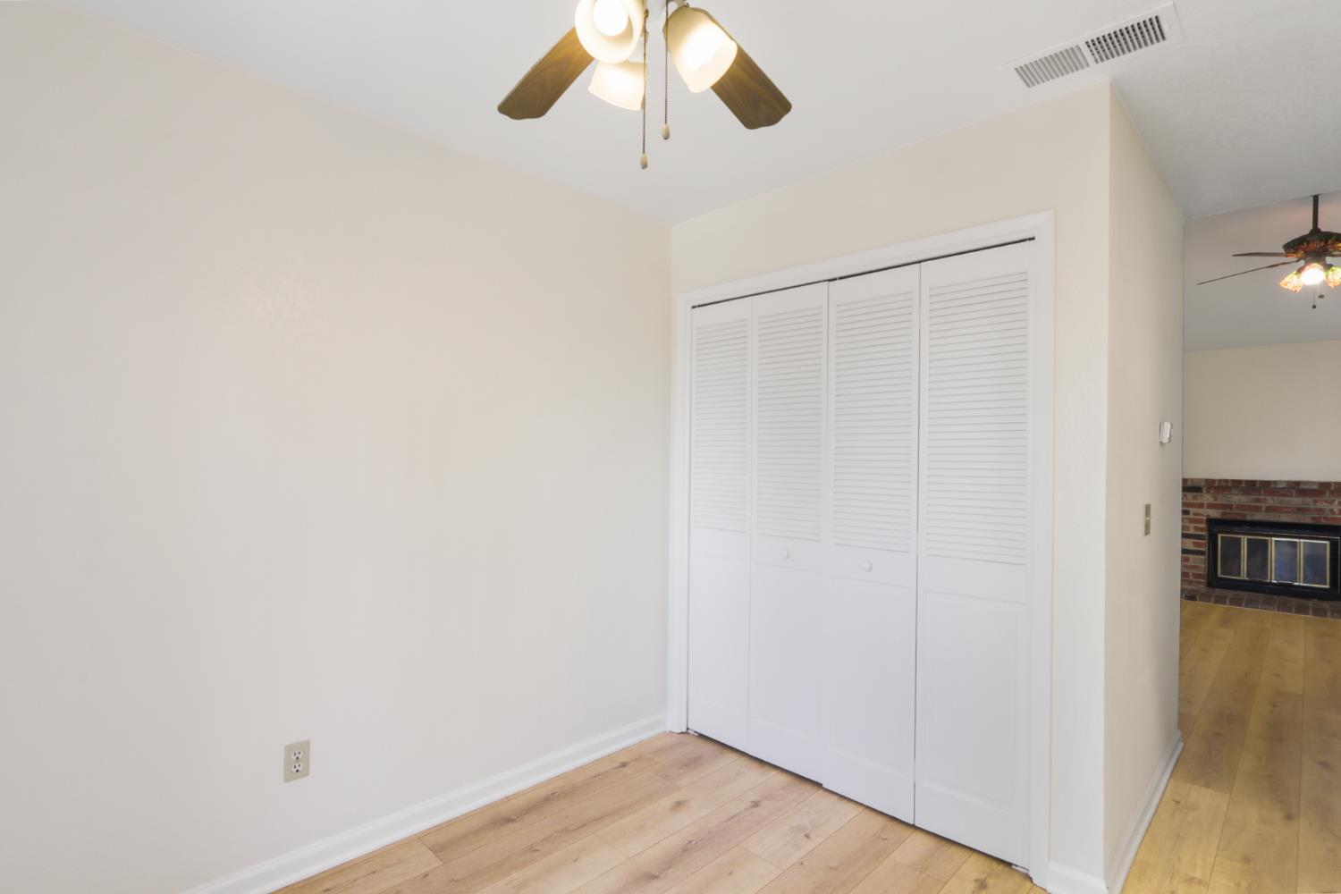 Photo #11: 225063516 Listing: Photo #11