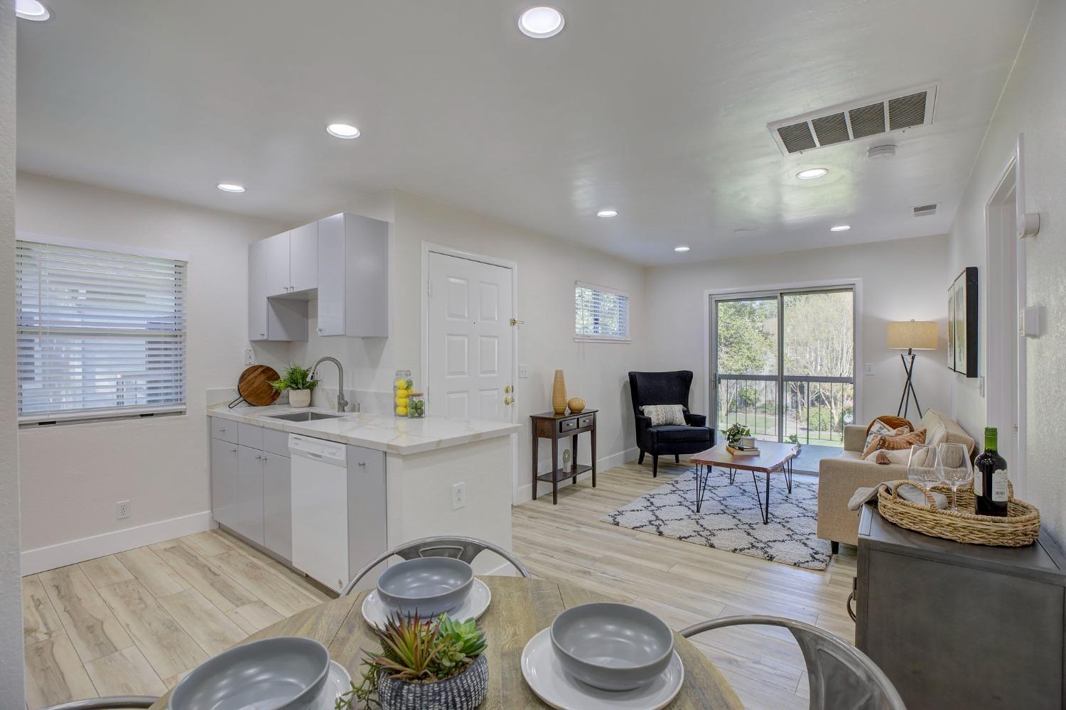 Detail Gallery Image 1 of 34 For 104 La Contera Ct #140,  Sacramento,  CA 95834 - 1 Beds | 1 Baths