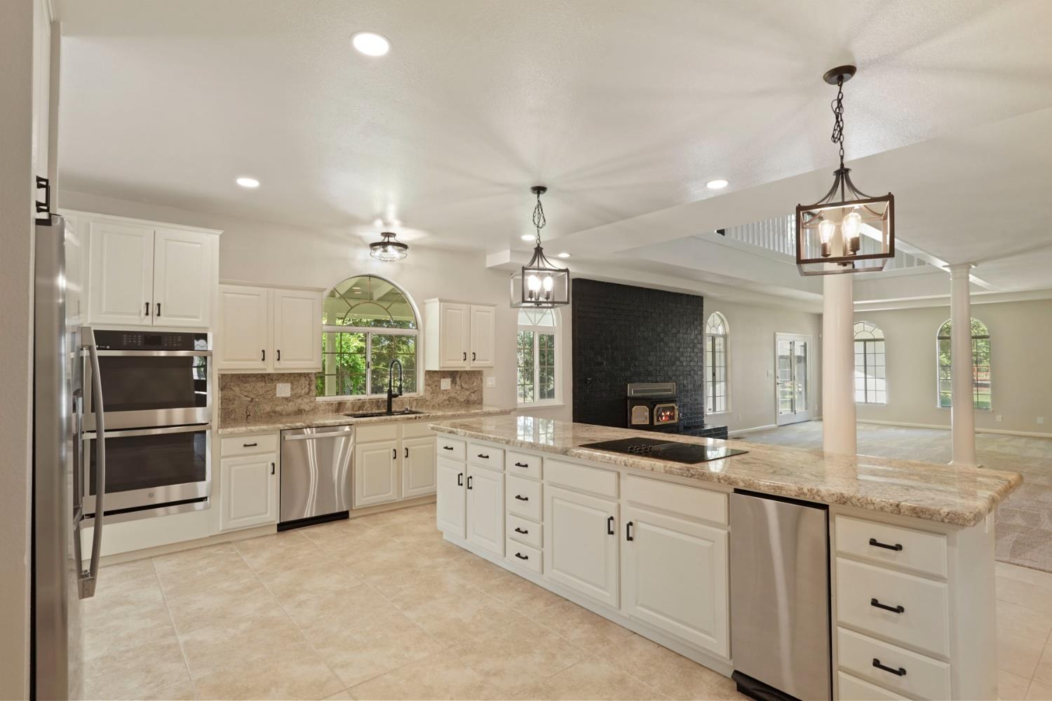 Detail Gallery Image 7 of 95 For 7149 E Eight Mile Rd, Stockton,  CA 95212 - 5 Beds | 5/1 Baths