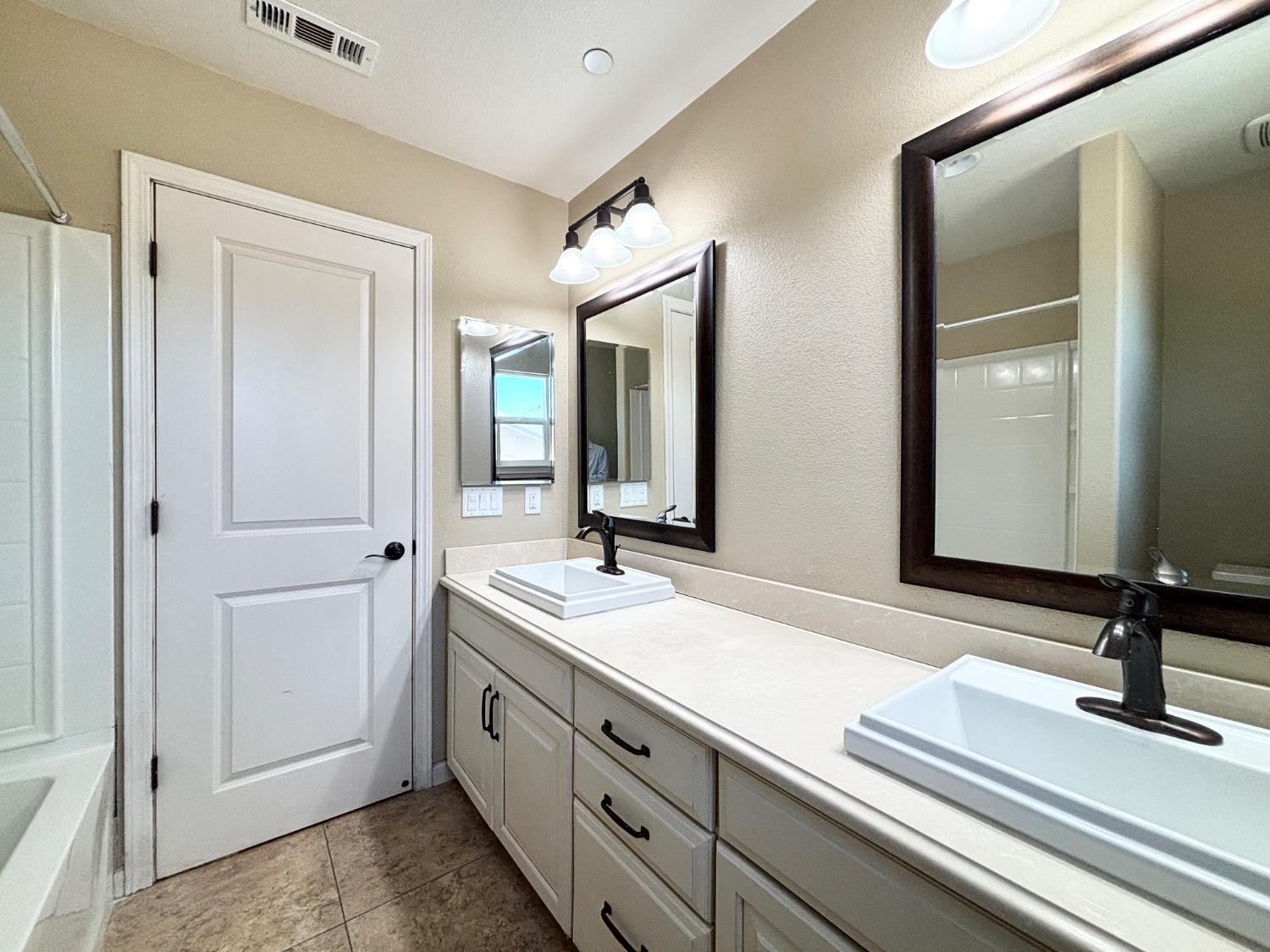 Detail Gallery Image 25 of 34 For 10311 Petty Ln, Stockton,  CA 95212 - 5 Beds | 3 Baths