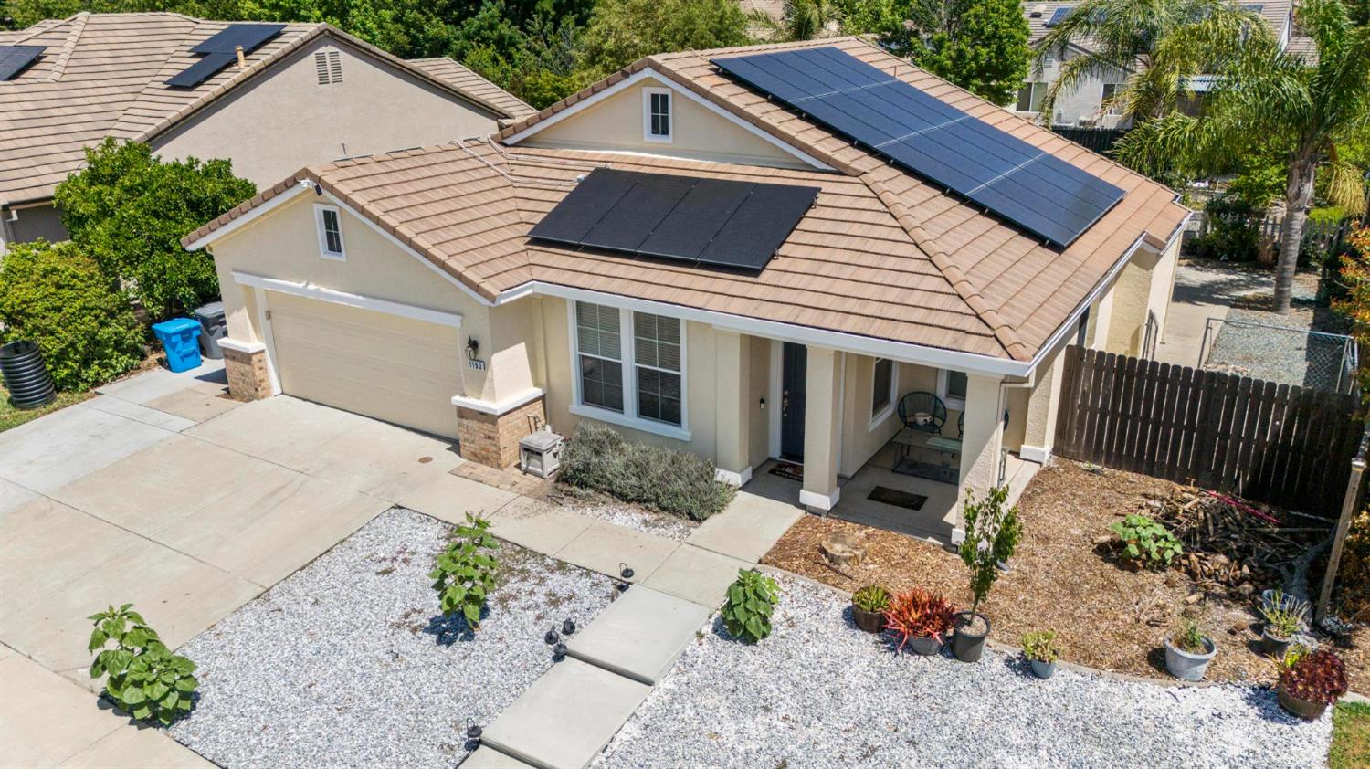 Detail Gallery Image 1 of 37 For 1193 Silver Spur Way, Plumas Lake,  CA 95961 - 4 Beds | 2 Baths