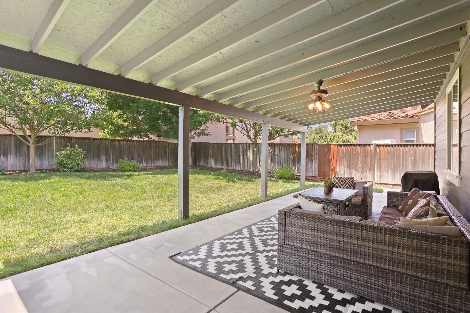 Detail Gallery Image 35 of 39 For 4275 Tropaz Ln, Tracy,  CA 95377 - 3 Beds | 2/1 Baths
