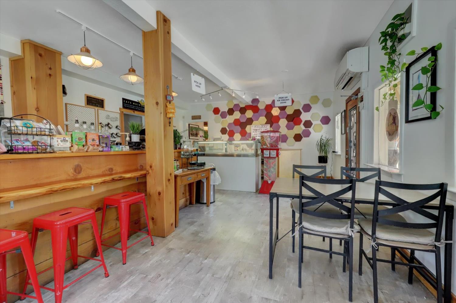Detail Gallery Image 90 of 93 For 200 Main St, Downieville,  CA 95936 - 3 Beds | 4 Baths
