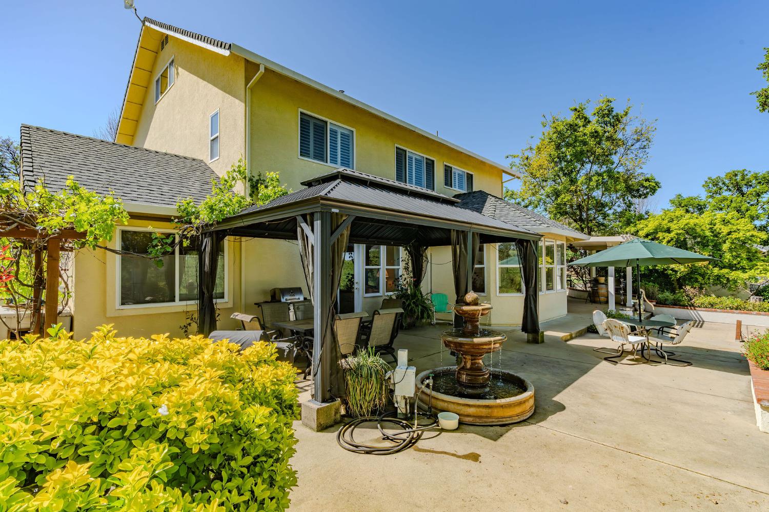 Detail Gallery Image 8 of 83 For 5753 Treosti Pl, Valley Springs,  CA 95252 - 5 Beds | 3/1 Baths