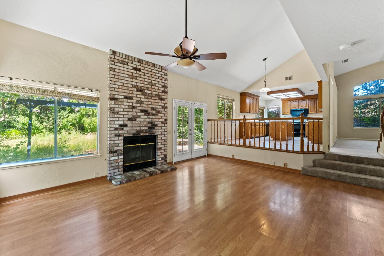 Detail Gallery Image 1 of 26 For 6009 Villa Rosa Way, Elk Grove,  CA 95758 - 4 Beds | 3 Baths