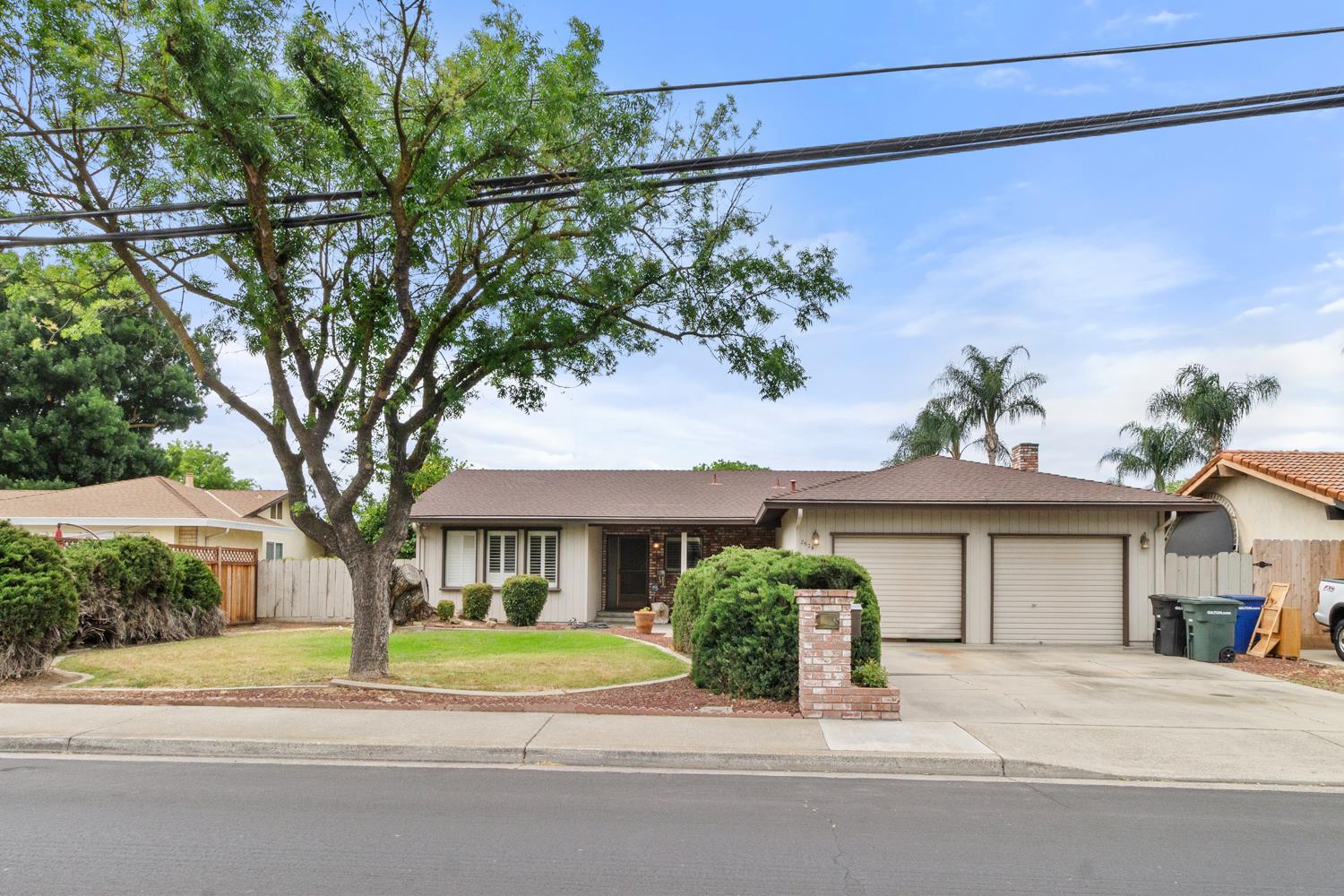 Detail Gallery Image 3 of 55 For 2624 E Orangeburg, Modesto,  CA 95355 - 3 Beds | 2 Baths