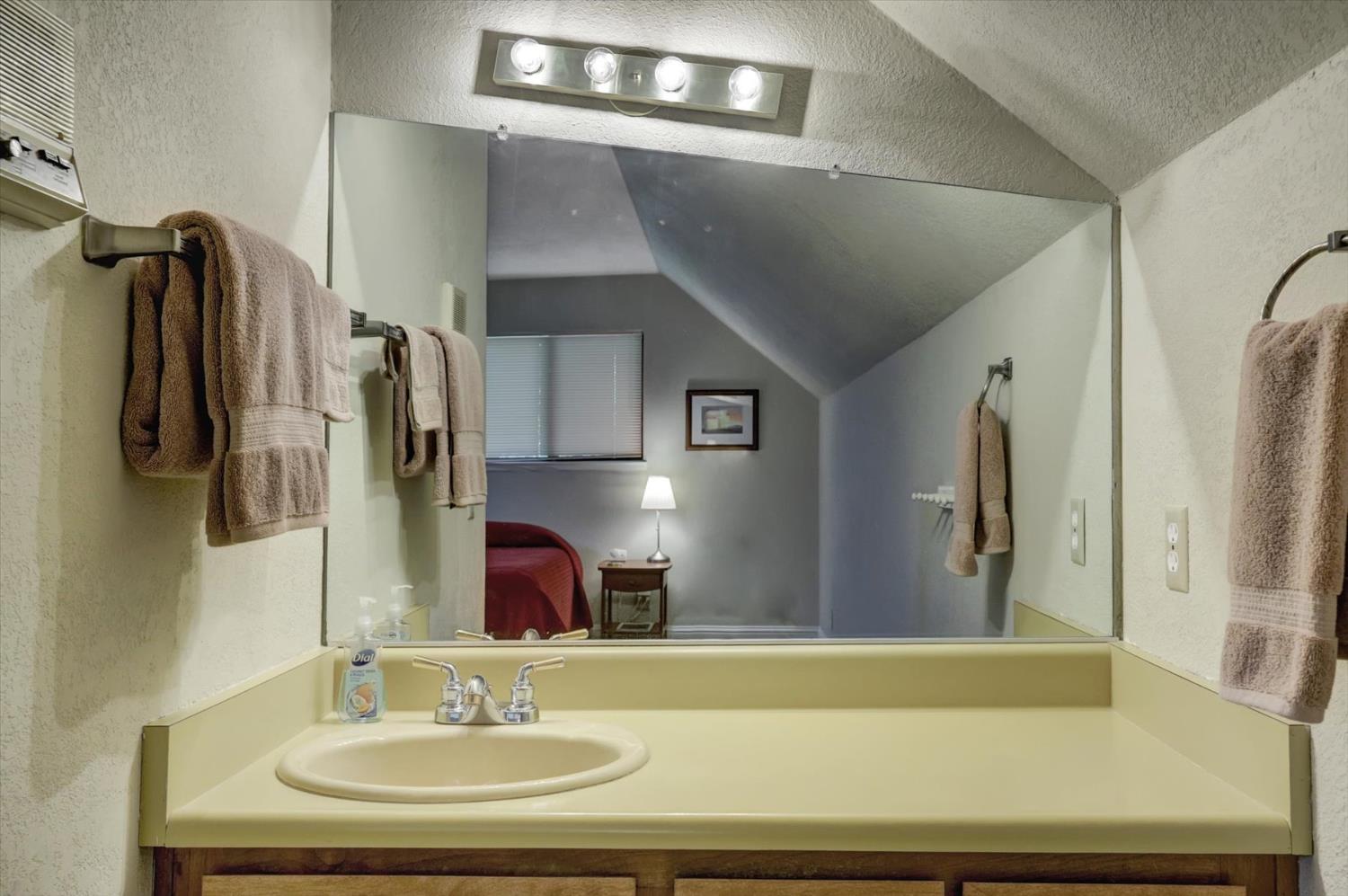 Detail Gallery Image 43 of 98 For 13480 Red Dog Rd, Nevada City,  CA 95959 - 3 Beds | 2/1 Baths