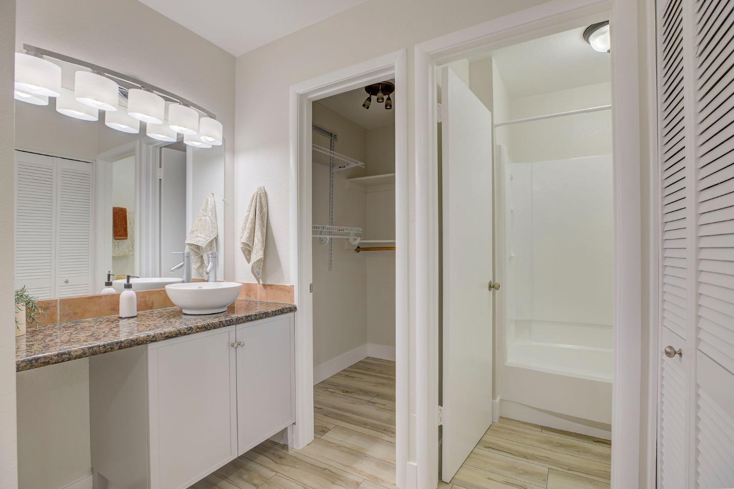 Detail Gallery Image 12 of 34 For 104 La Contera Ct #140,  Sacramento,  CA 95834 - 1 Beds | 1 Baths