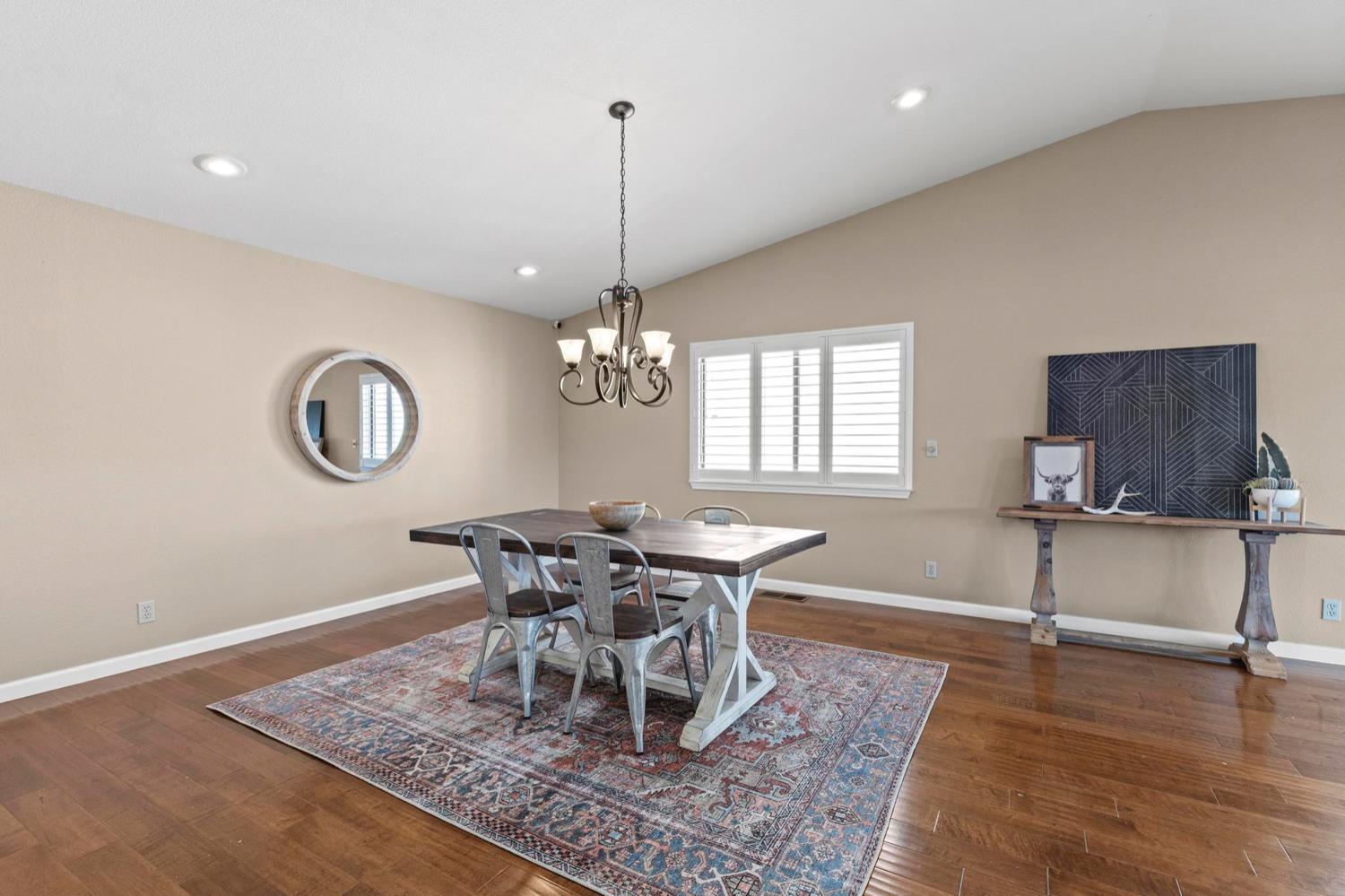 Detail Gallery Image 20 of 63 For 5419 Royal Oaks Dr, Oroville,  CA 95966 - 4 Beds | 2/1 Baths