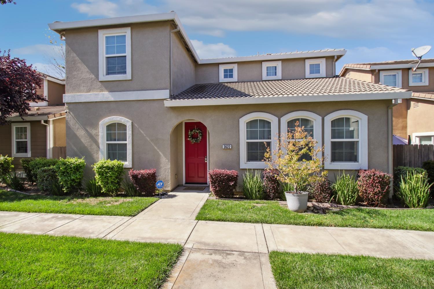 Detail Gallery Image 1 of 23 For 3622 Sardinia Island Way, Sacramento,  CA 95834 - 3 Beds | 3 Baths