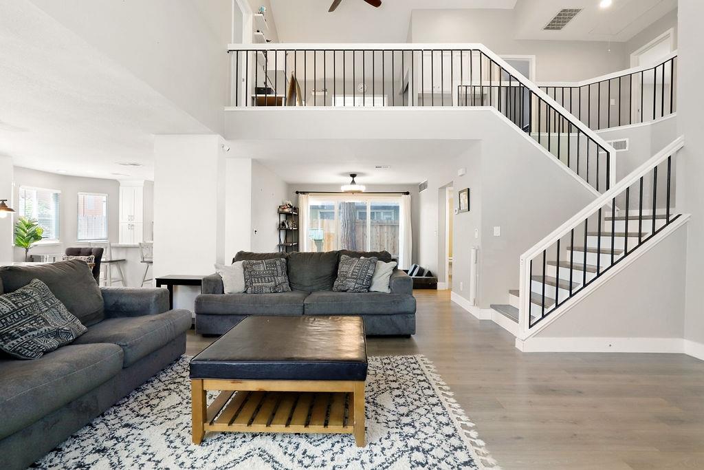 Detail Gallery Image 7 of 42 For 4044 Tawny Meadow Way, Antelope,  CA 95843 - 3 Beds | 2/1 Baths