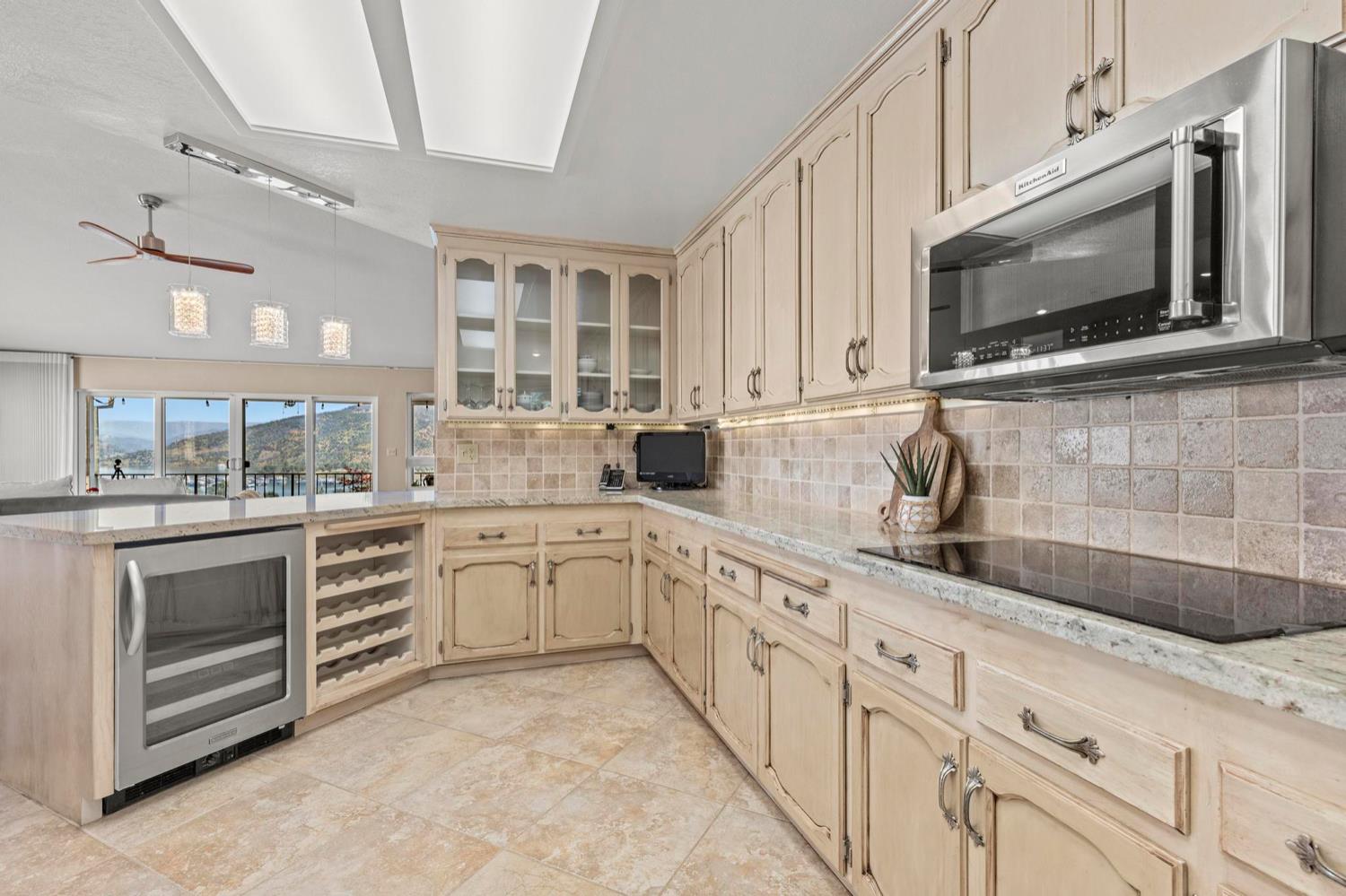 Detail Gallery Image 18 of 63 For 5419 Royal Oaks Dr, Oroville,  CA 95966 - 4 Beds | 2/1 Baths