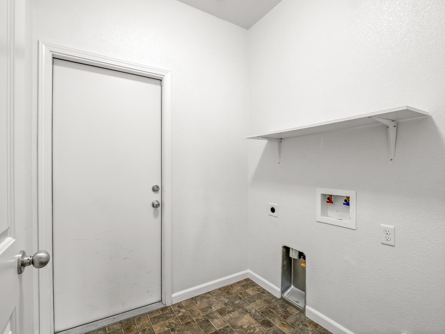 Detail Gallery Image 22 of 34 For 1585 Dallas St, Dinuba,  CA 93618 - 4 Beds | 2 Baths