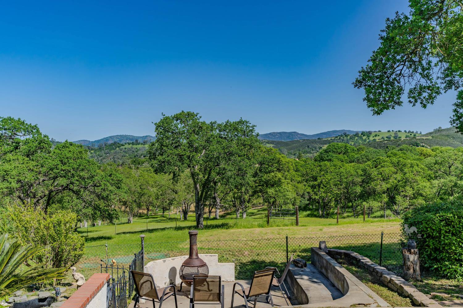 Detail Gallery Image 5 of 83 For 5753 Treosti Pl, Valley Springs,  CA 95252 - 5 Beds | 3/1 Baths