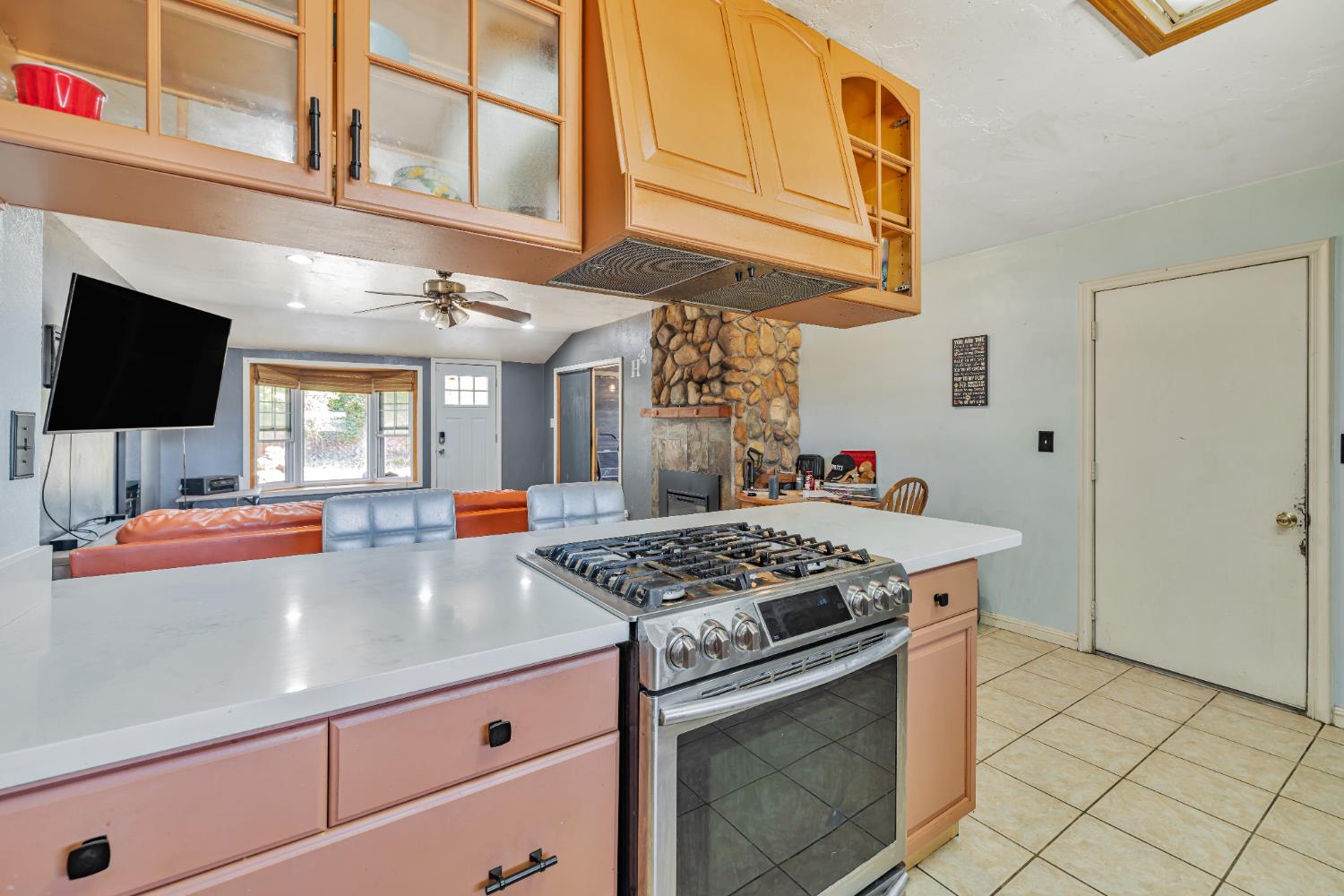 Detail Gallery Image 7 of 42 For 3212 Hurley Way, Sacramento,  CA 95864 - 3 Beds | 1 Baths