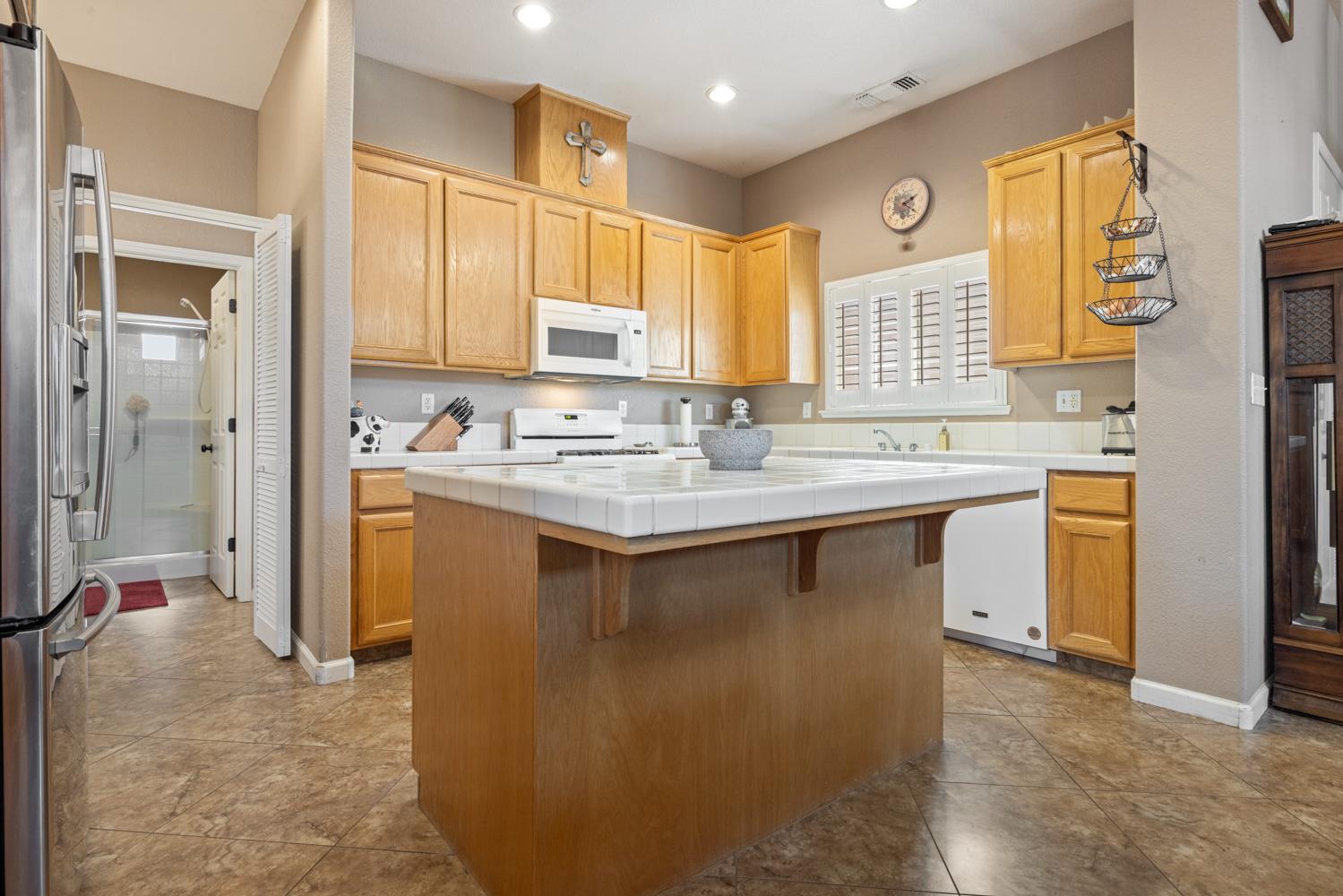 Detail Gallery Image 10 of 54 For 12777 Bonnie Brae, Waterford,  CA 95386 - 4 Beds | 3 Baths