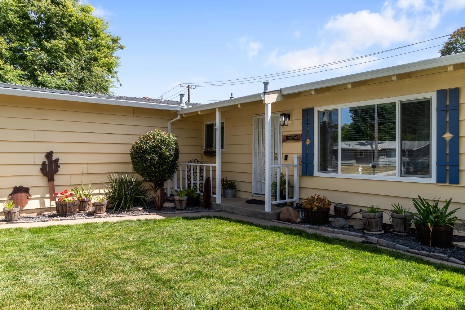Mark Street, Elk Grove, California image 2